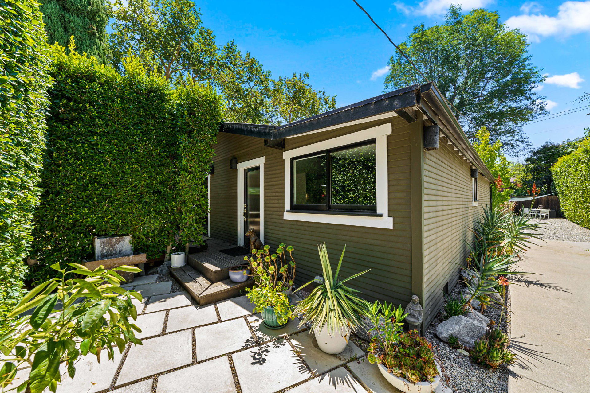 2802 Angus St, Silverlake