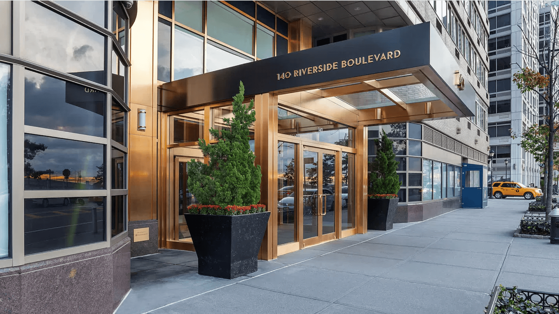 140 Riverside Blvd, #609