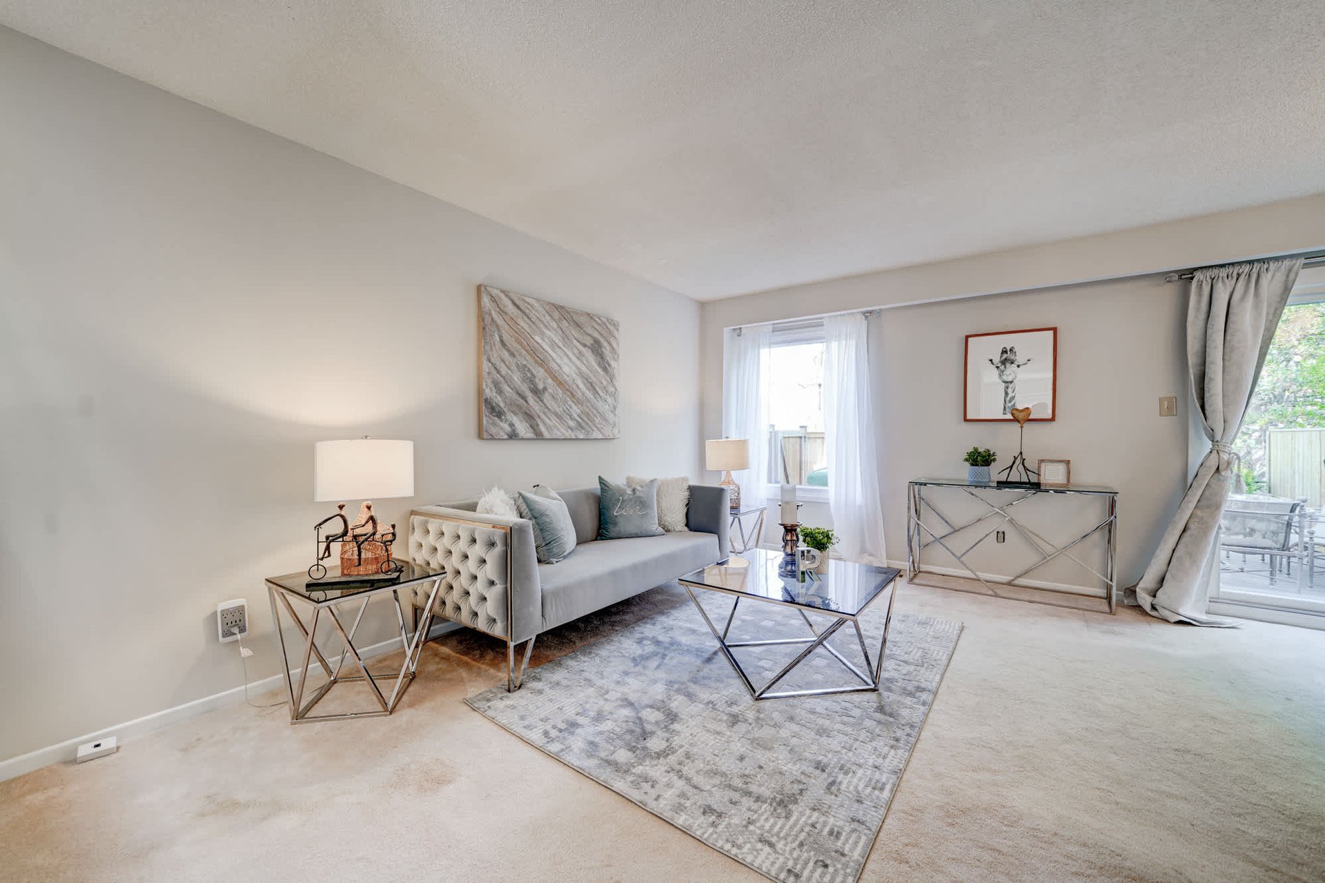 1087 Runnymead Cres