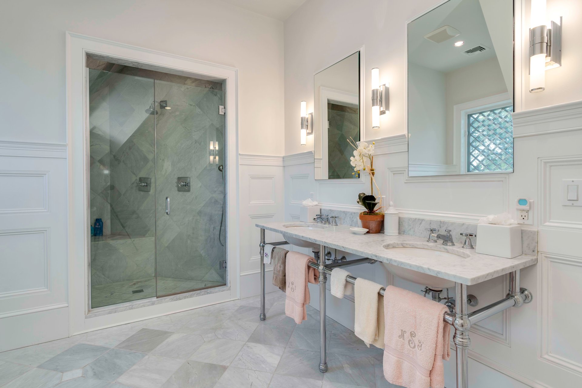 Furnished Designer Luxury Cottage in a Historic Waterfront Neighborhood
