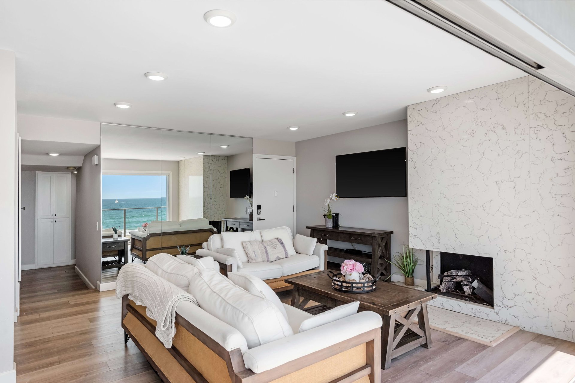 2208 The Strand