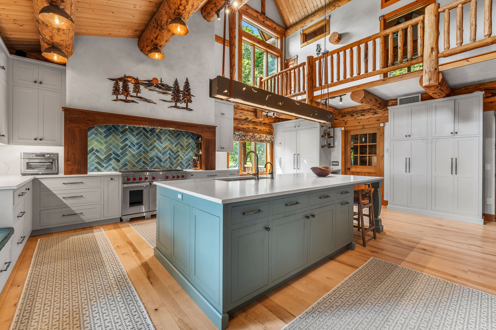 Exclusive Mountain Log Home - Monthly Rental Avail.
