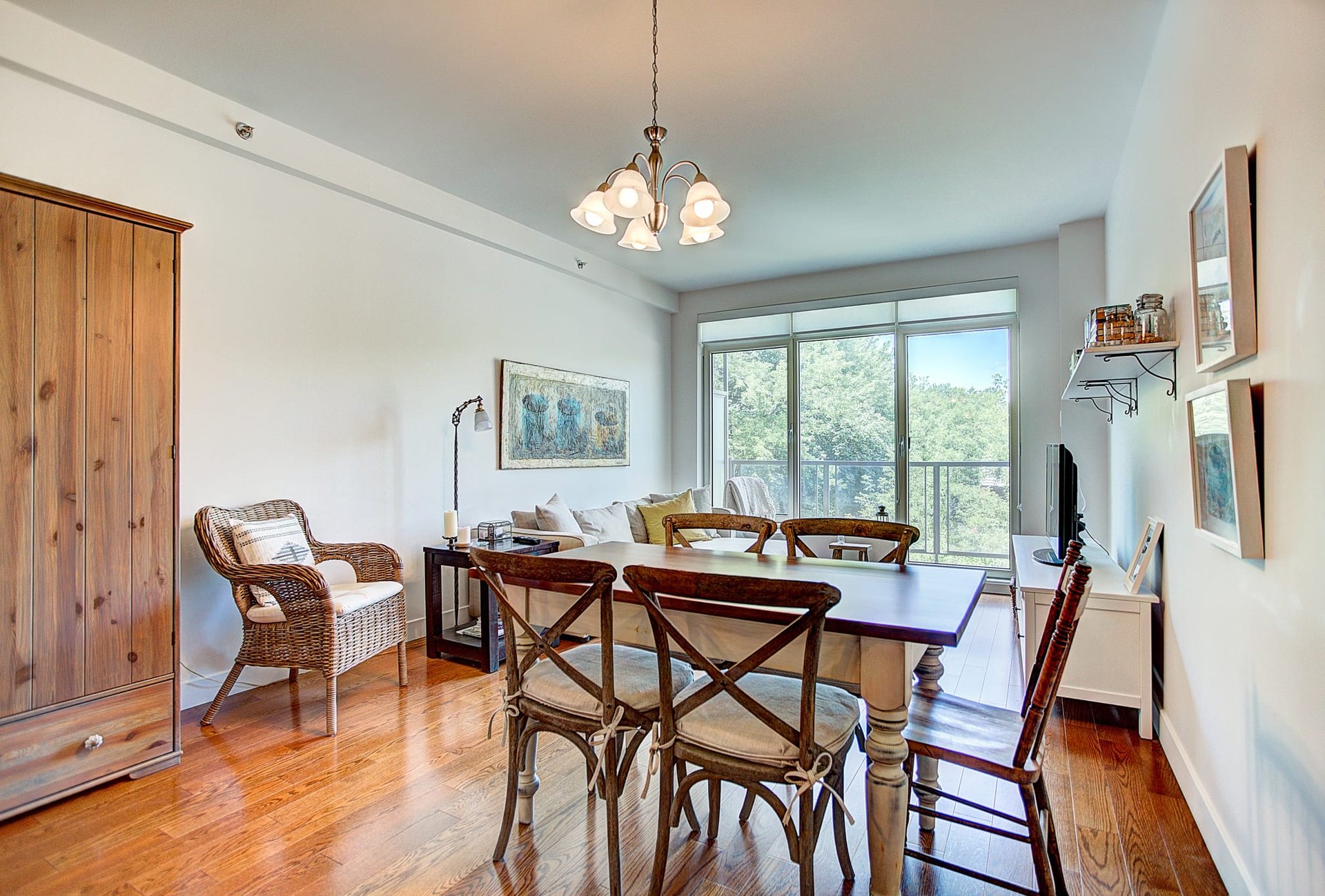 5865 Av. de Monkland, Apt. 302