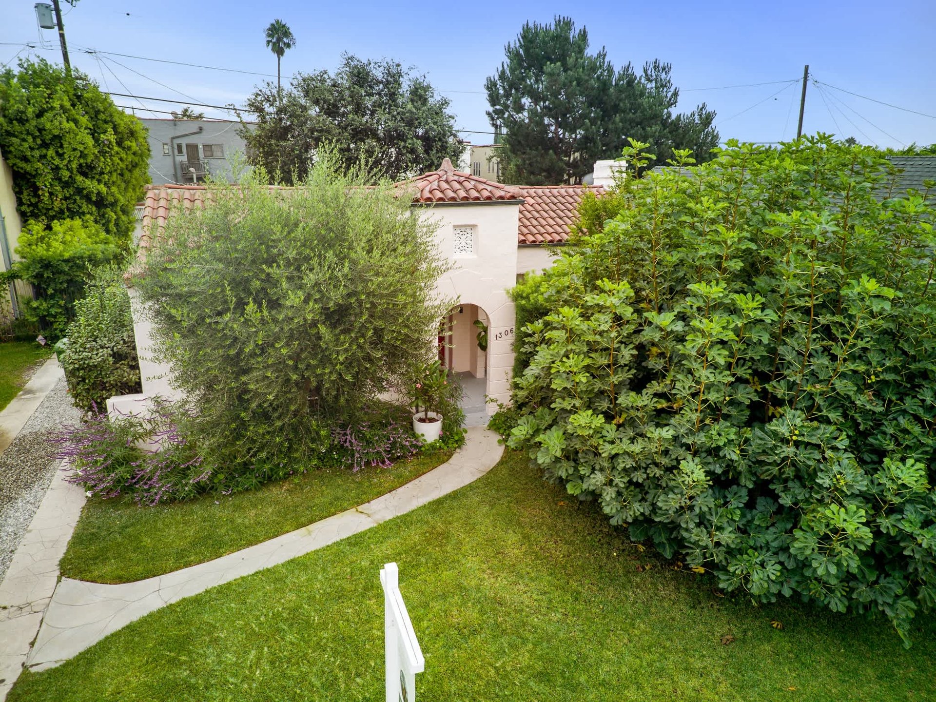 Beautifully Re-imagined Spanish Modern in Wilshire Vista