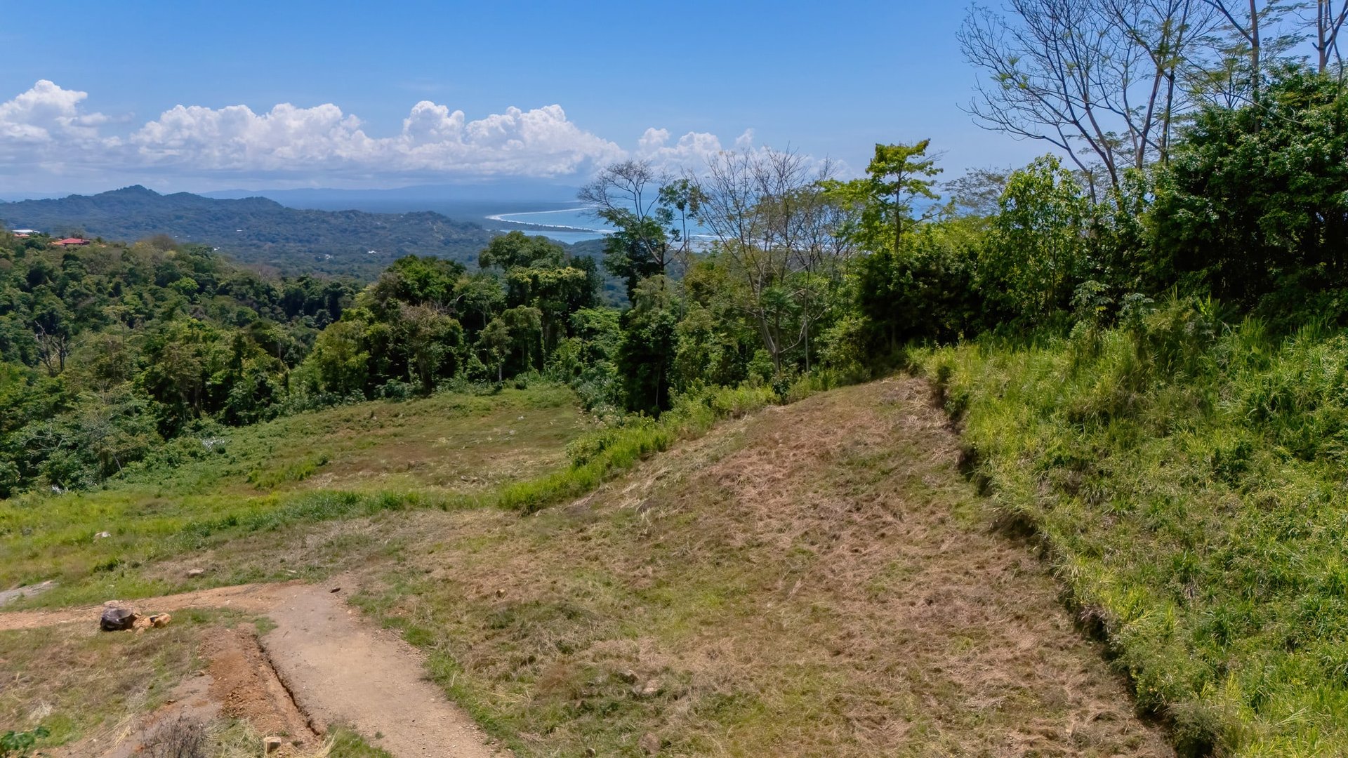 4 Acres of USABLE Land with Mountain and Ocean Views in Cinco Ventanas