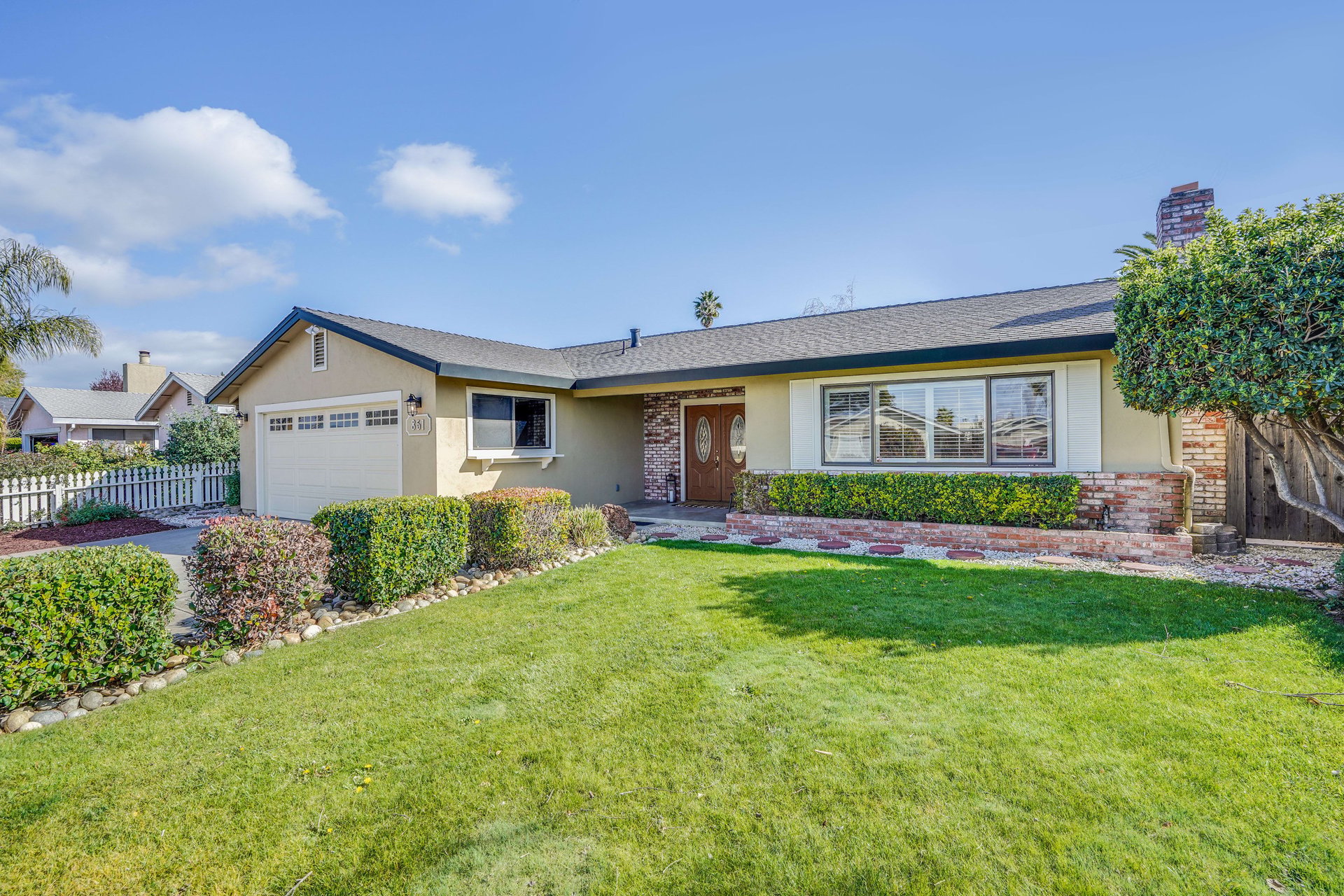 851 Apricot Lane
