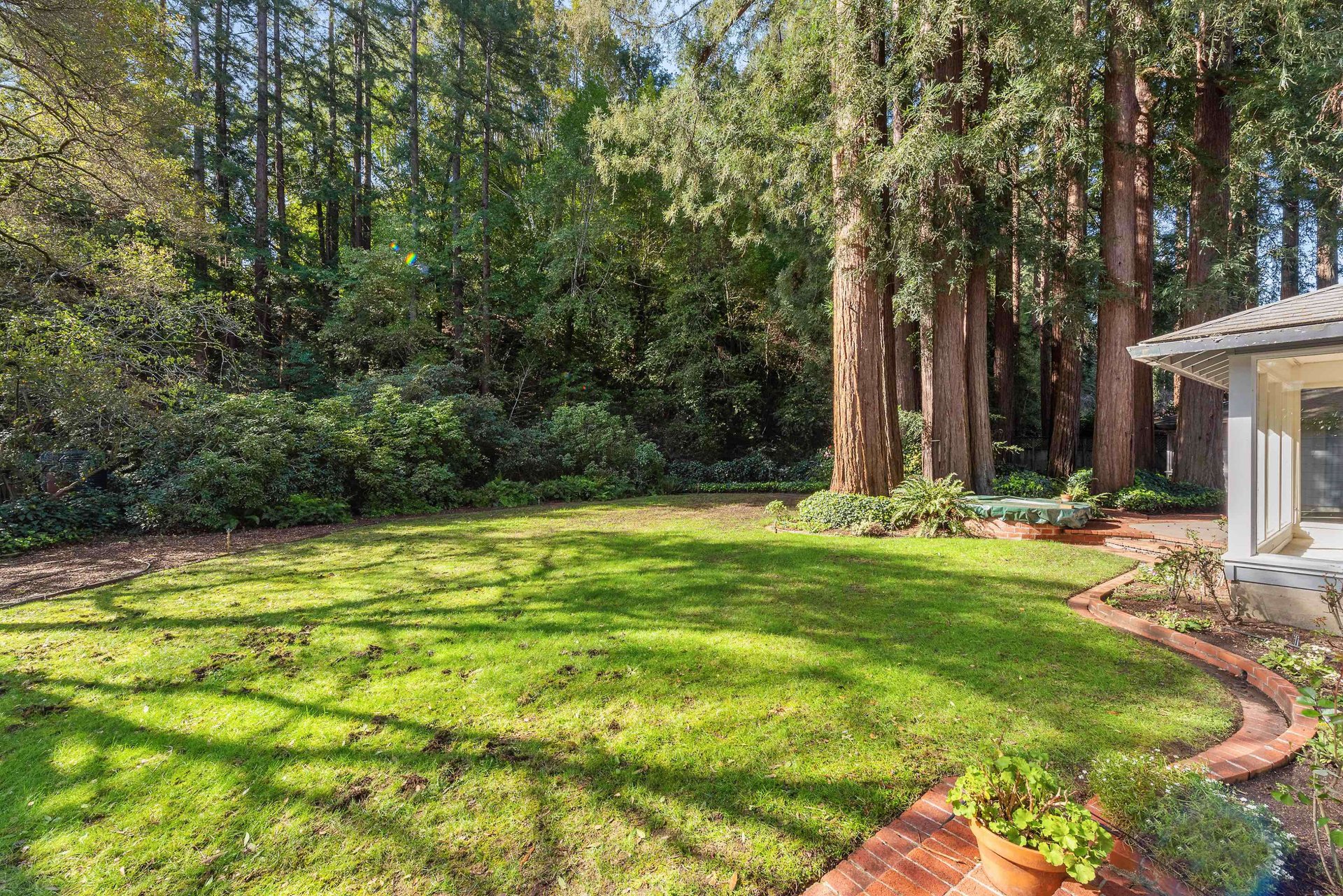 211 Woodland Rd