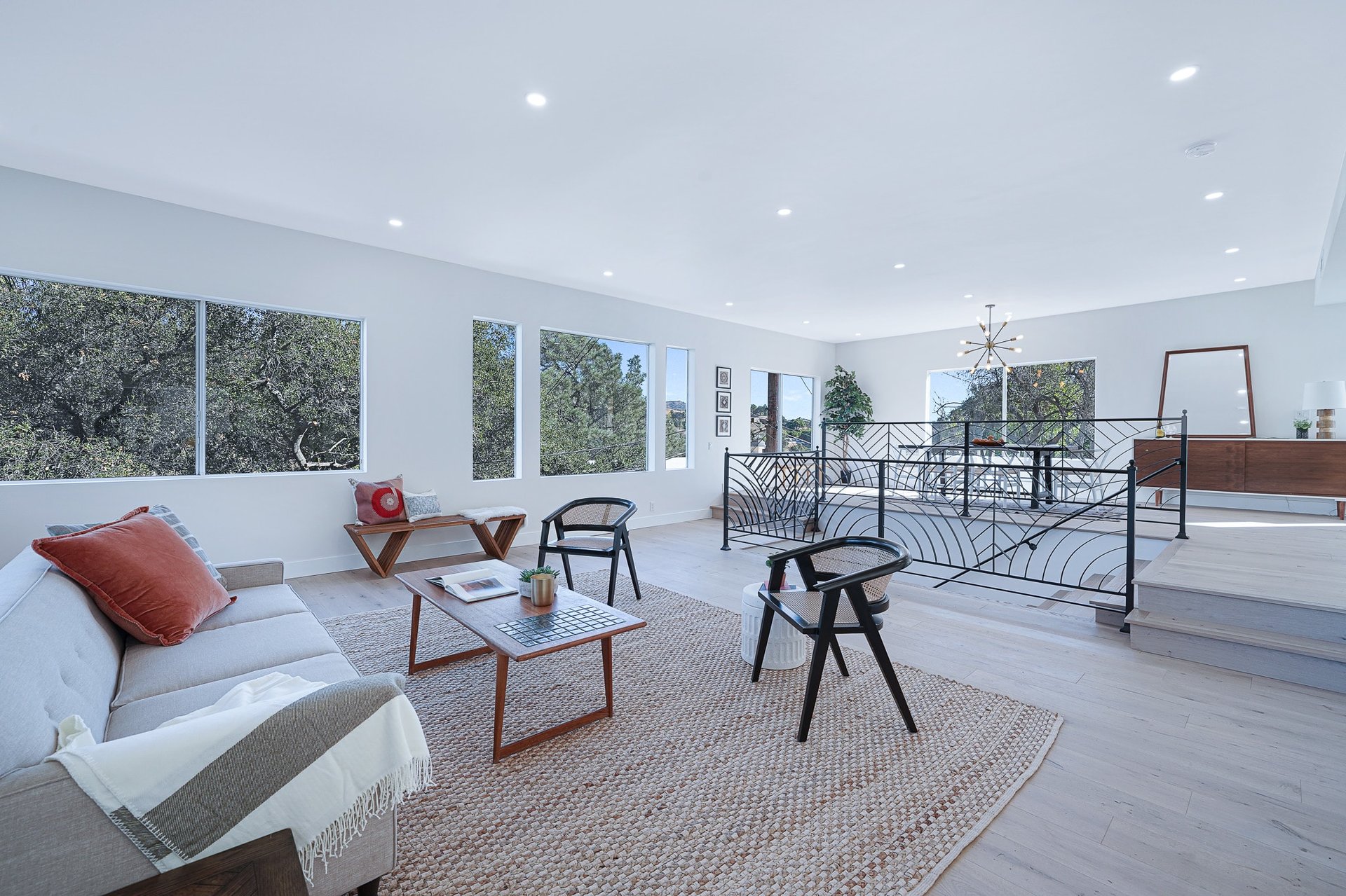 Immaculate & Turnkey Contemporary Home in Hollywood Hills