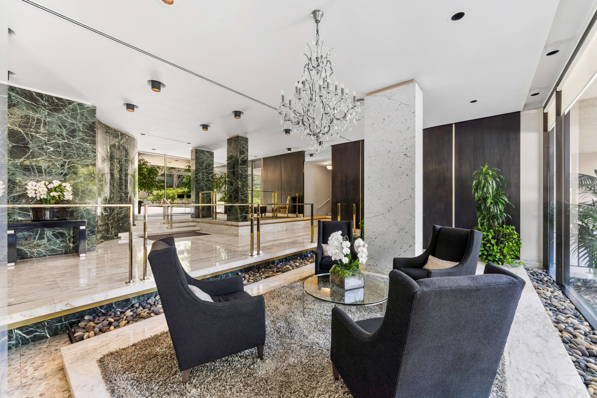 The Churchill #2E, Wilshire Corridor