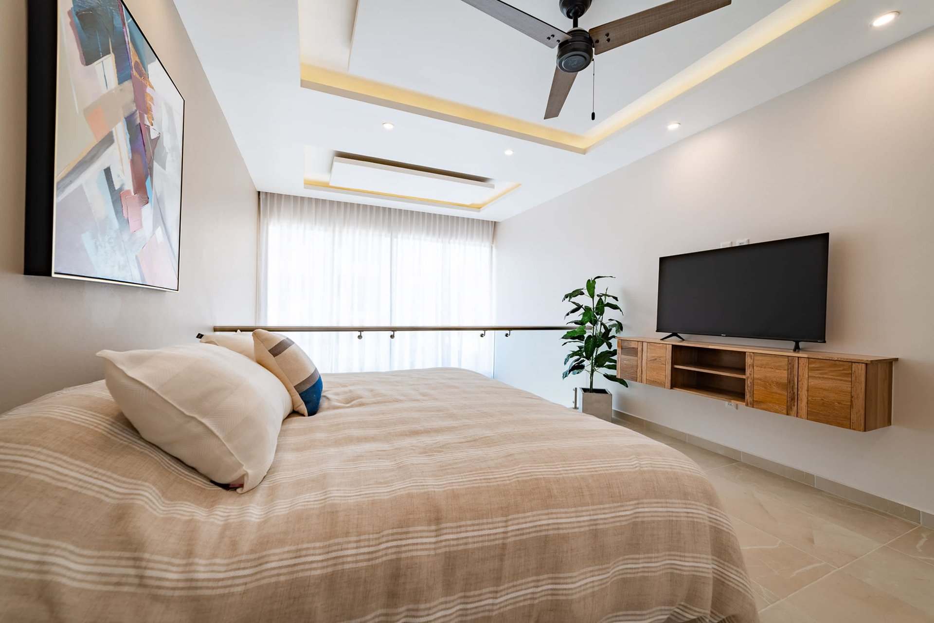1 bedroom & 1 studio, Condo, Costta Plaza & Condos