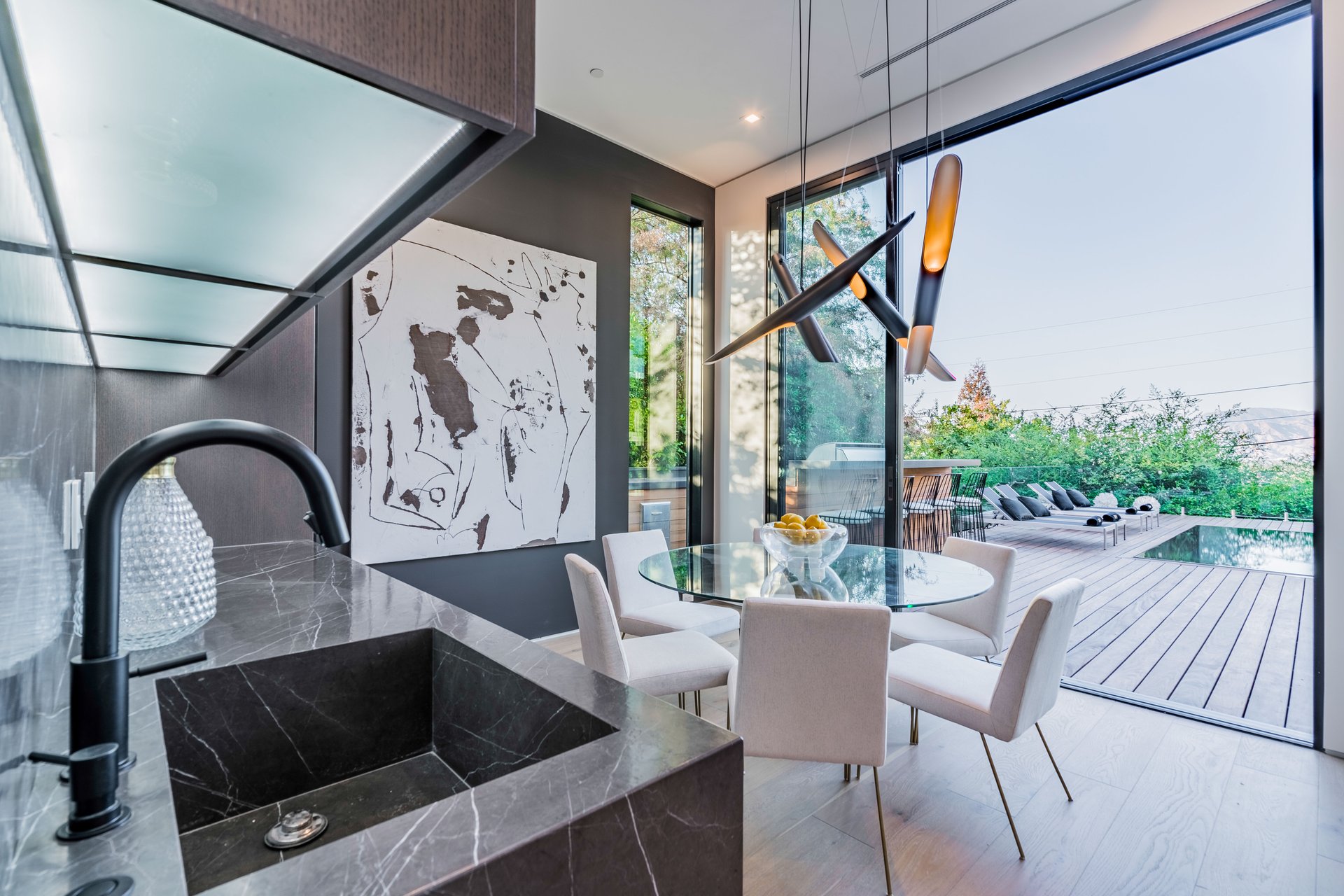 3958 Sunswept Dr