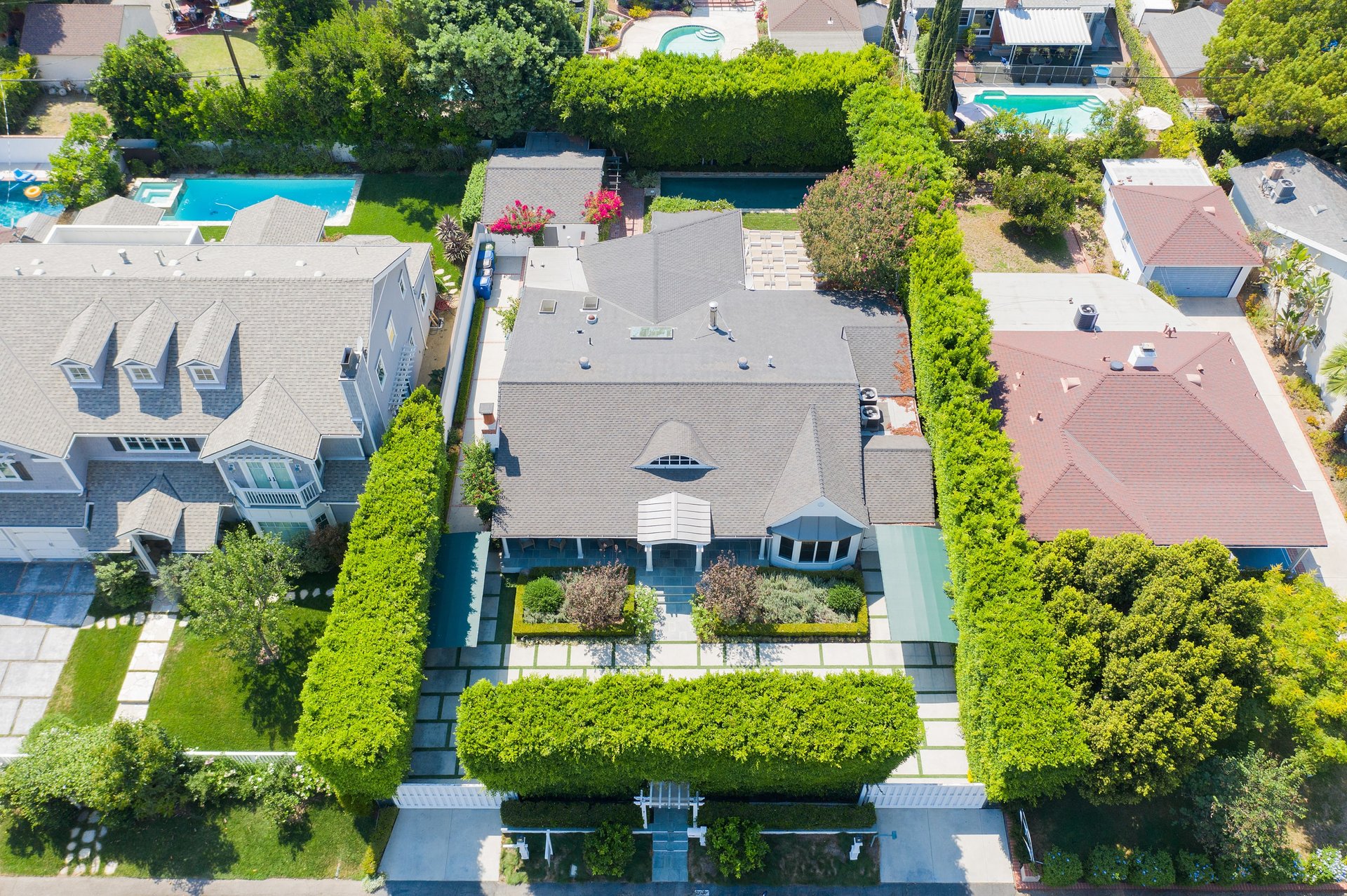 A Hampton's Vibe Traditional Home in Studio City 