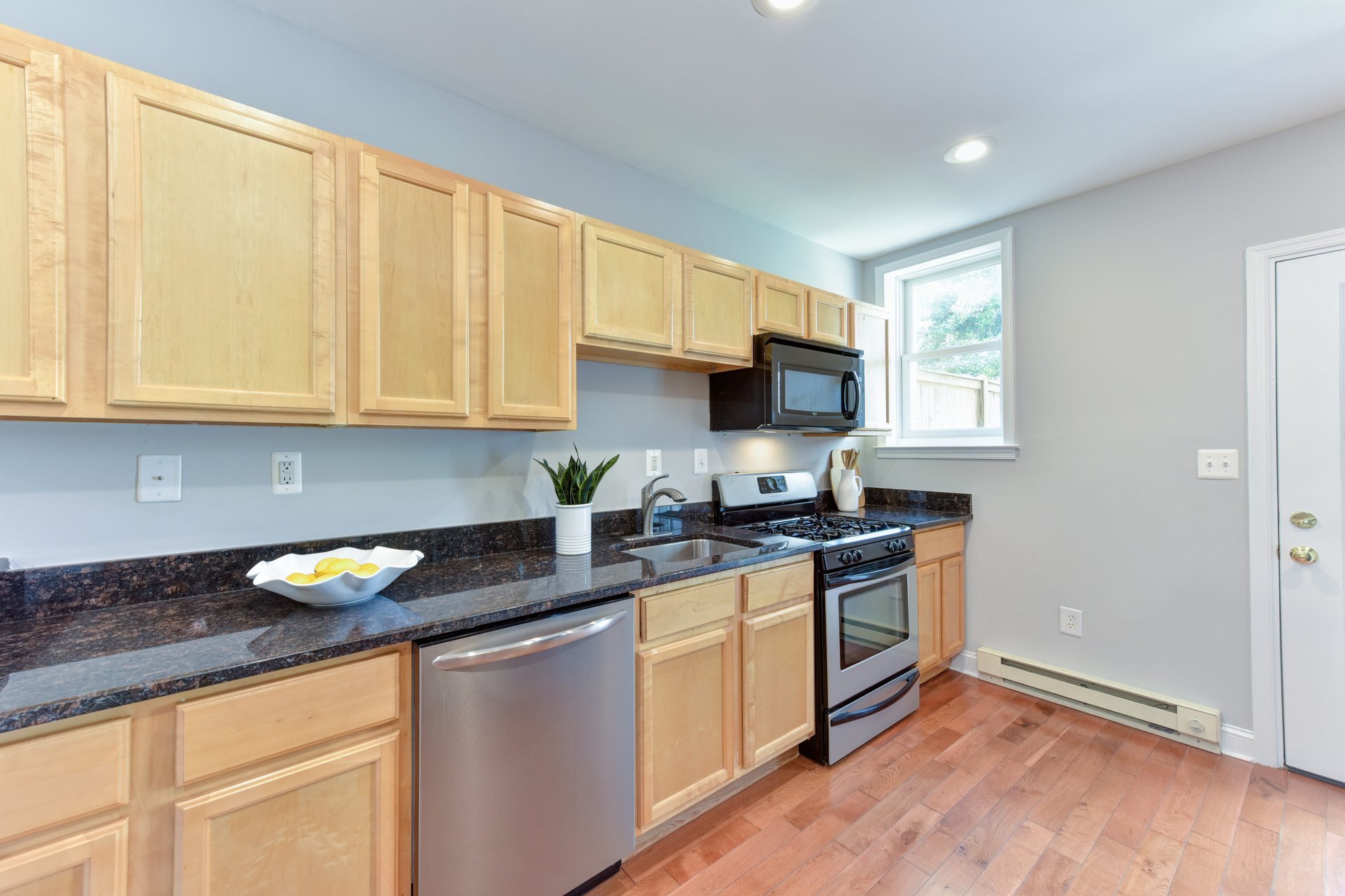 757 Fairmont St NW