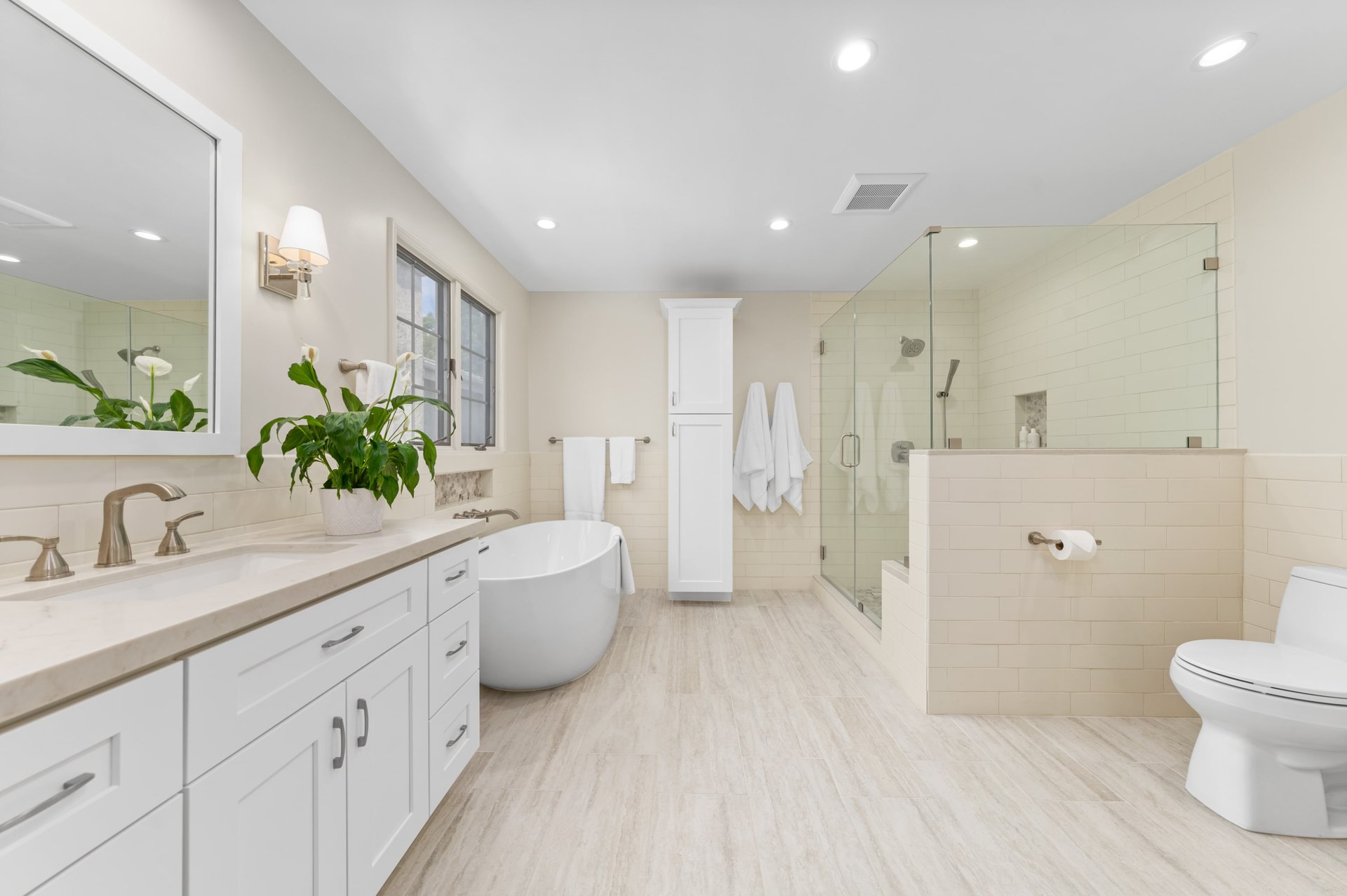14811 Sutton St, Sherman Oaks