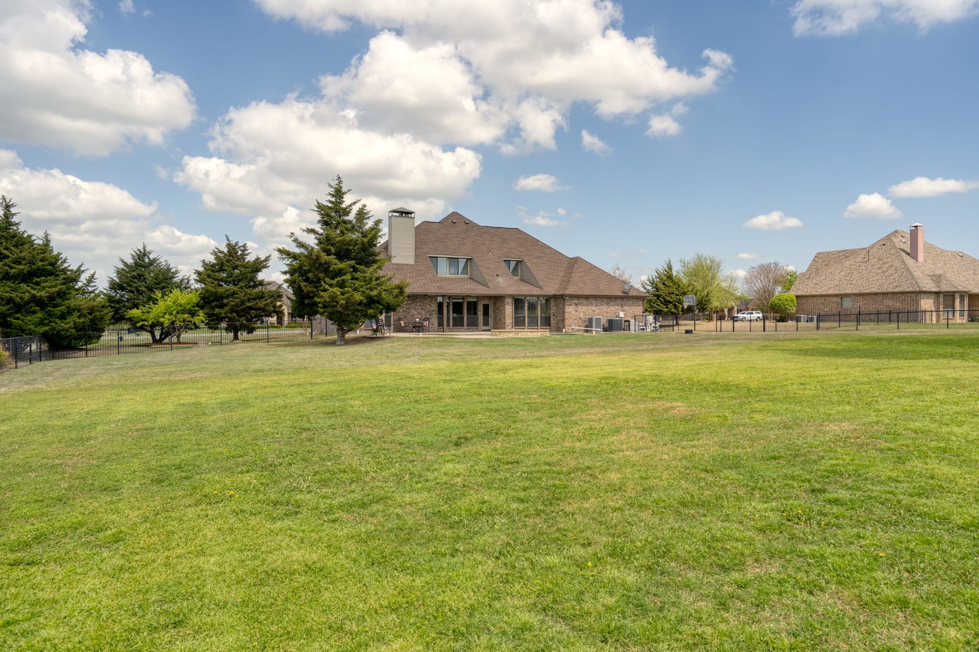 2923 Forest Drive