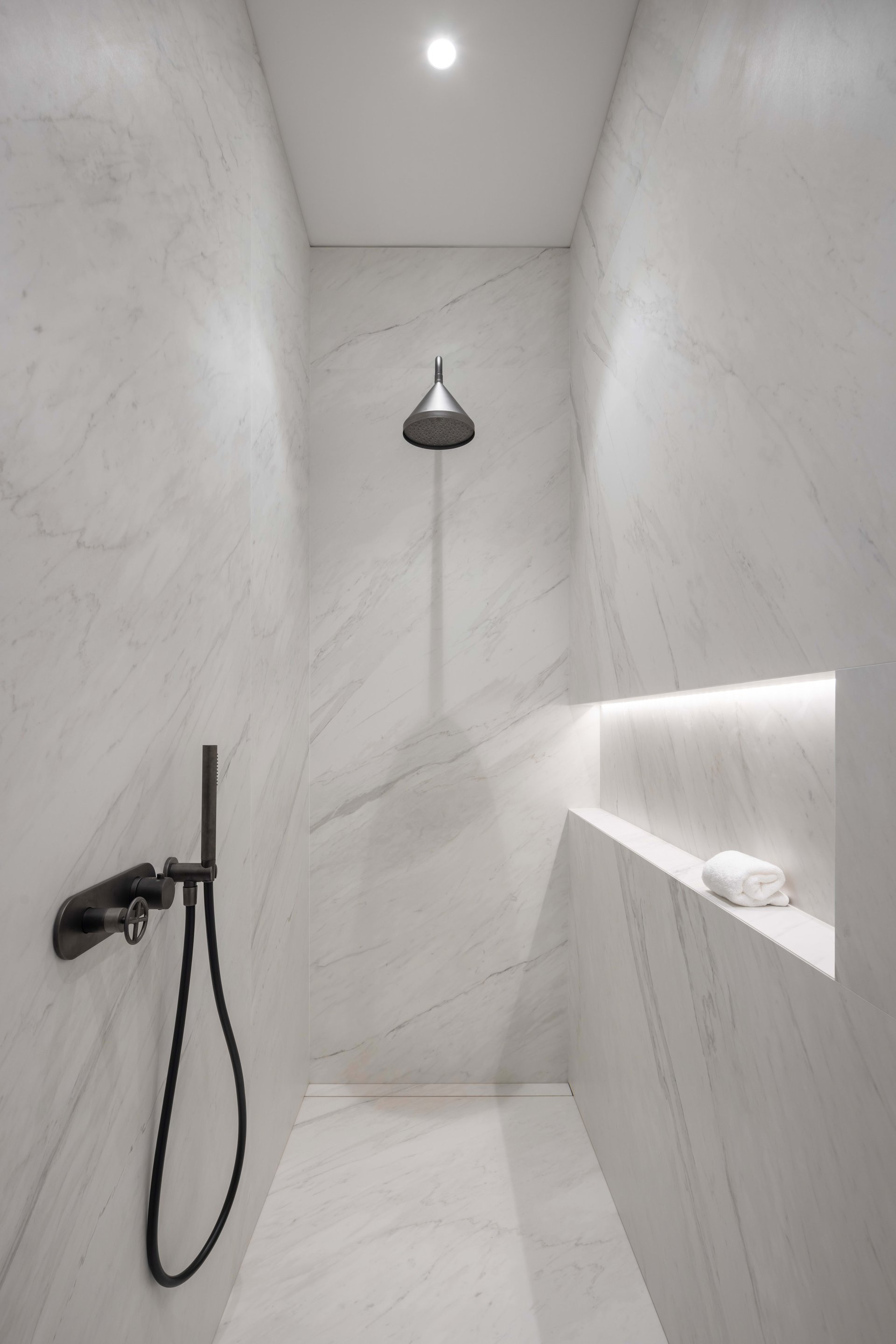 Warm Minimalism Meets Timeless Modern Design