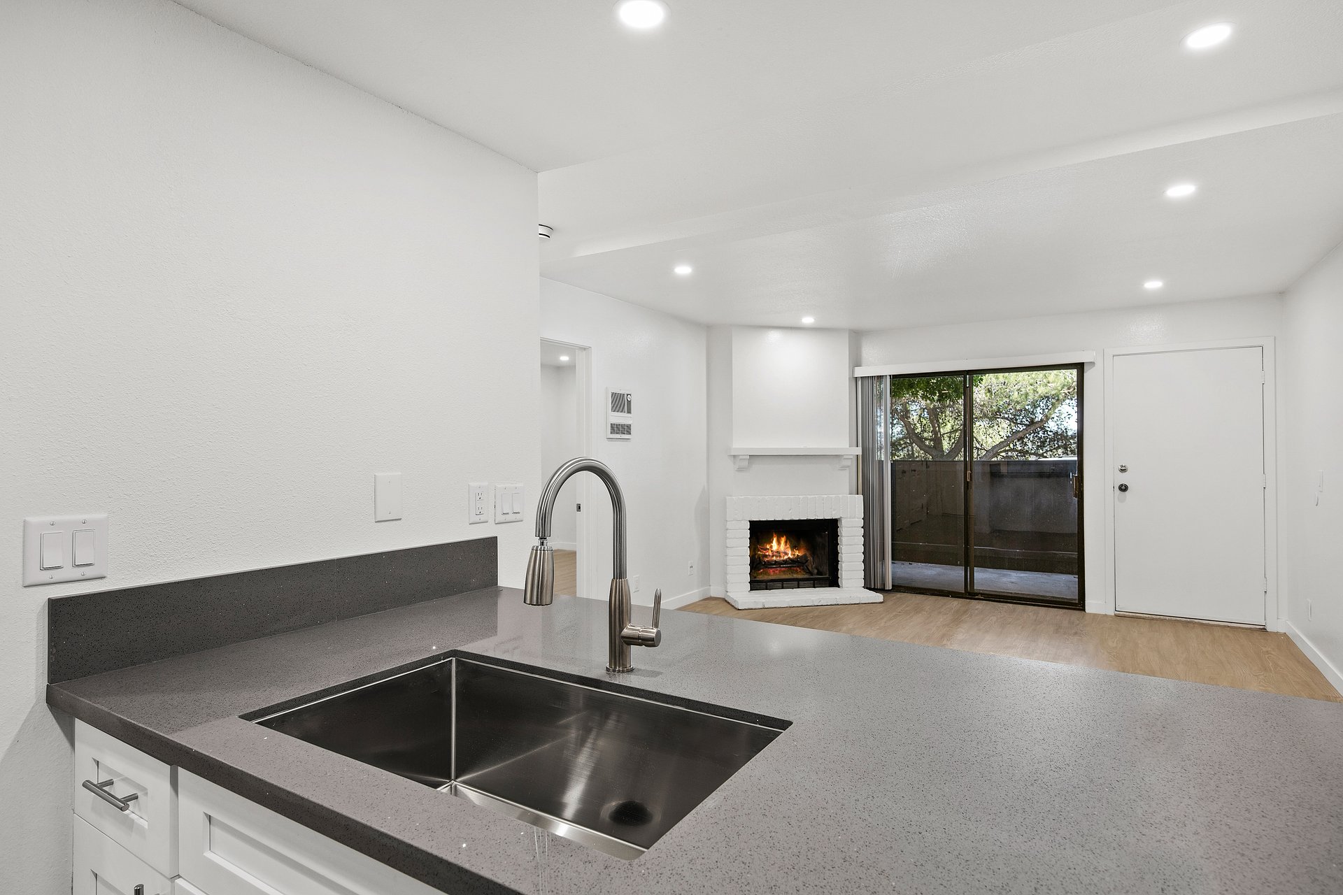 8362 Via Sonoma C