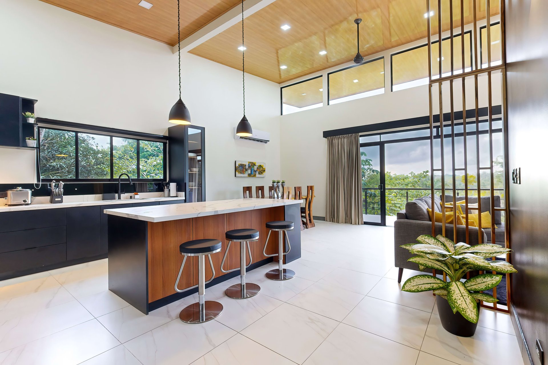 Casa Palma, Brand New Luxury 3 bedroom, 4 bathroom home with Amazing Sunset View in Quepos