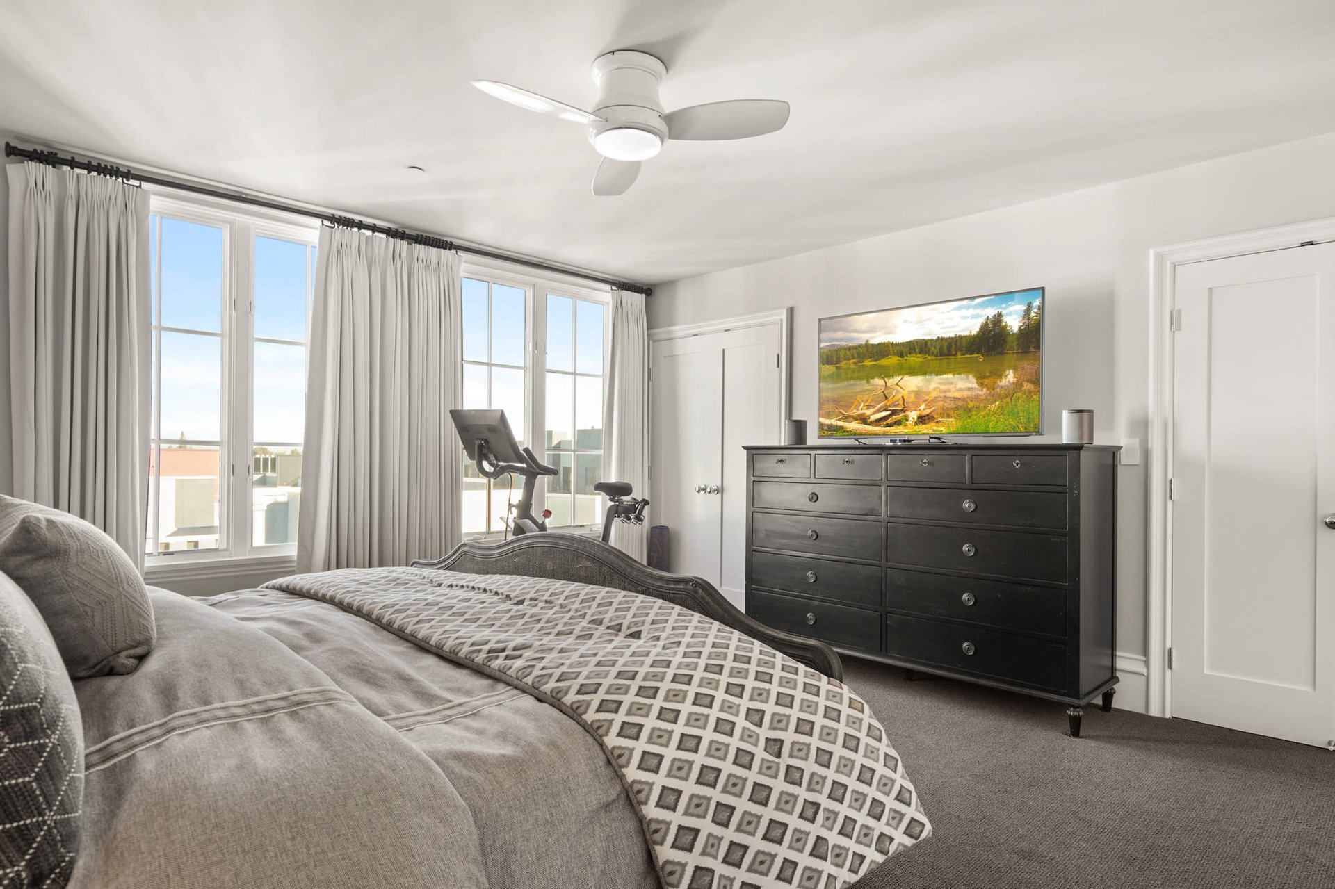 356 Santana Row APT 319