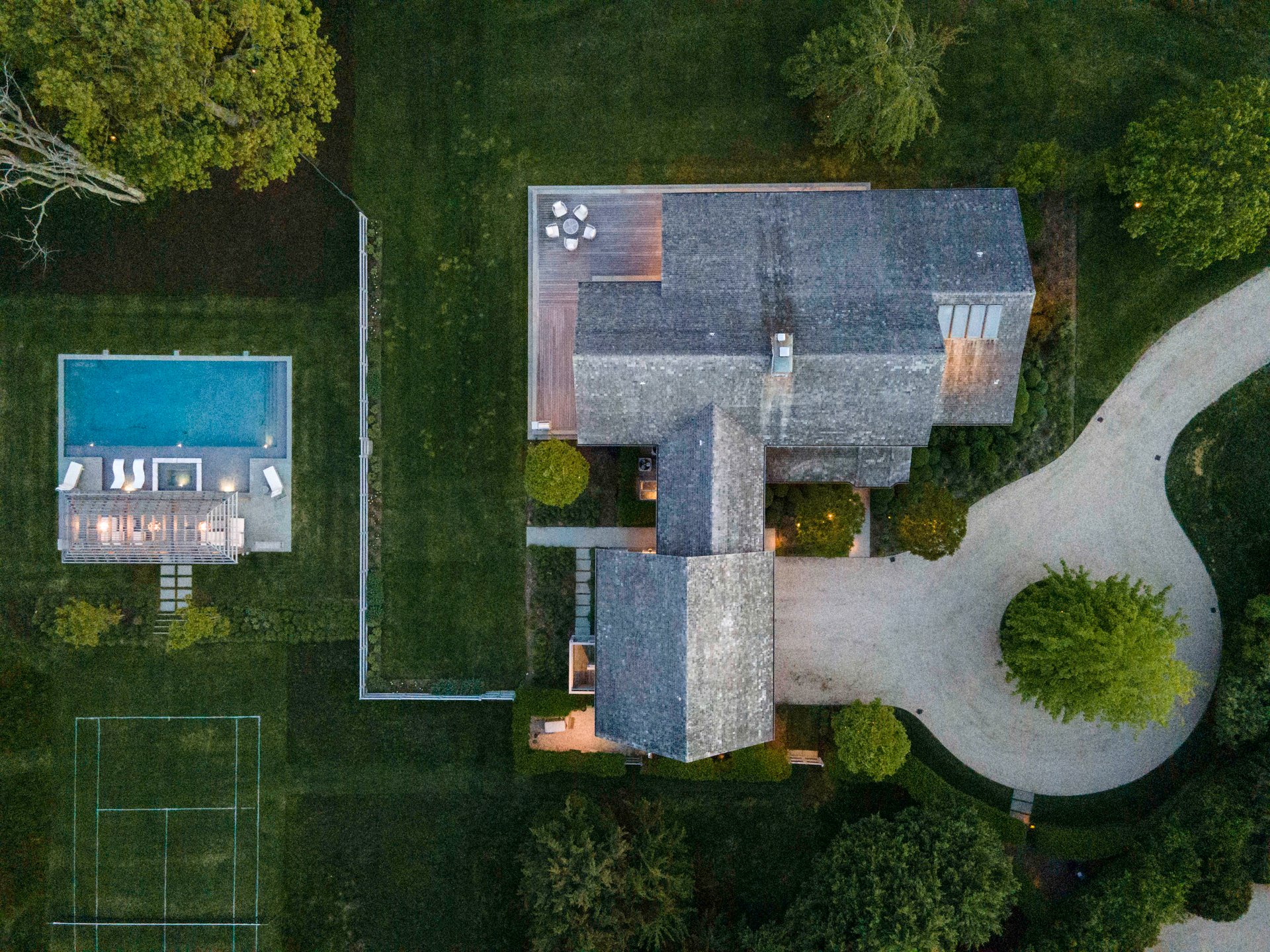 Upscale, Updated Sag Harbor Farmhouse in Waterfront Neighborhood