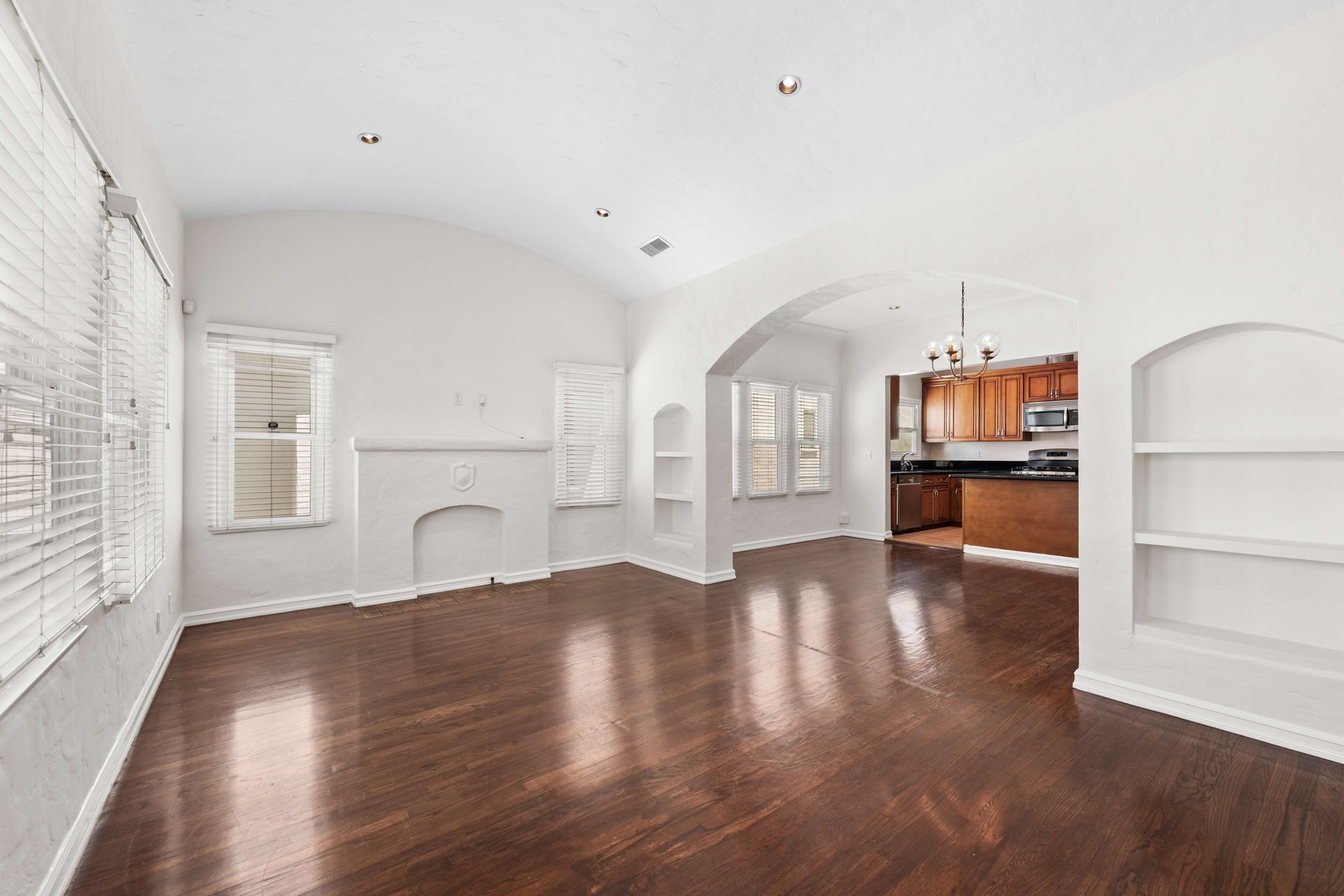 162 N Swall Dr, Beverly Hills