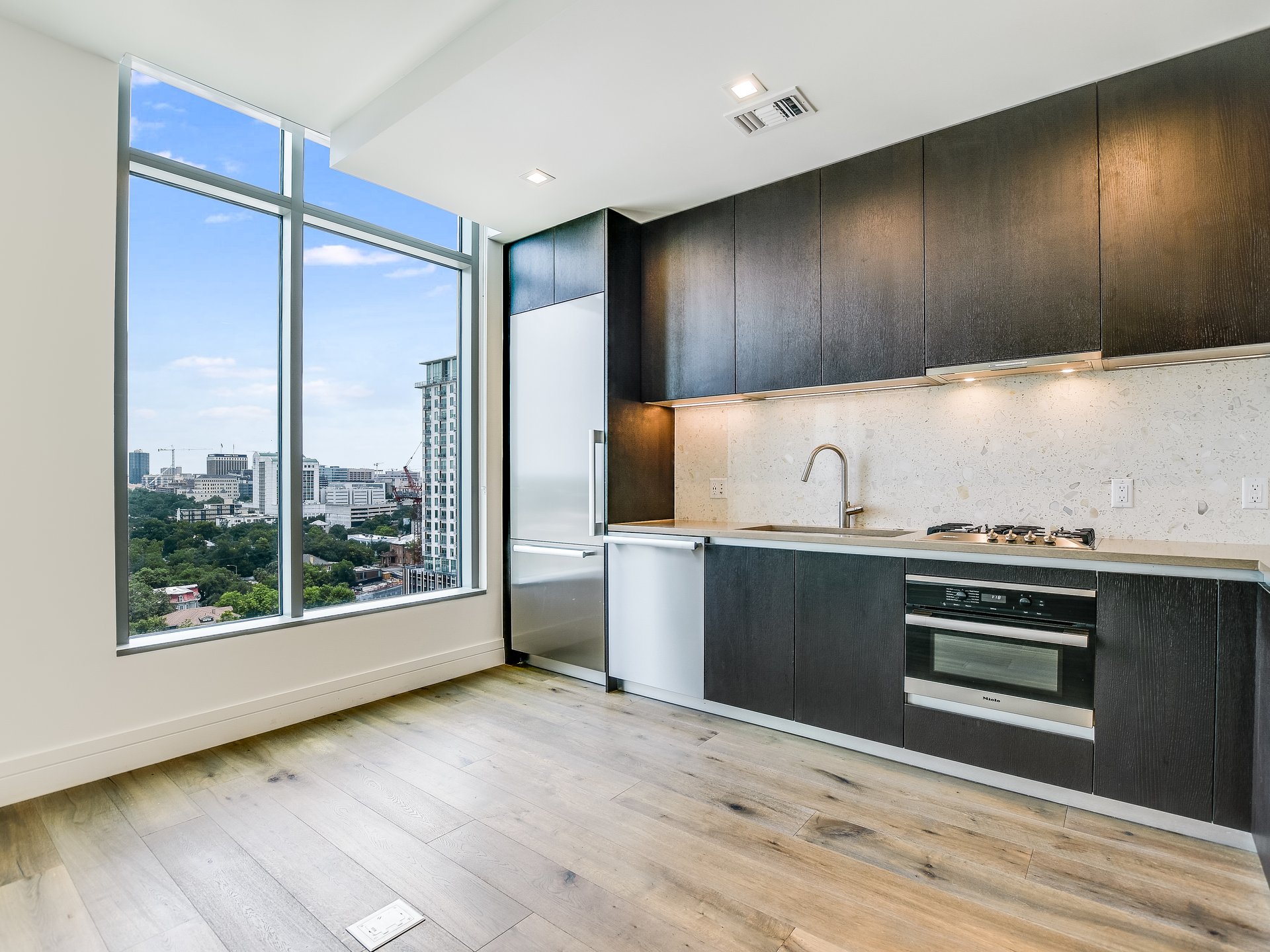 Fifth & West, #1506