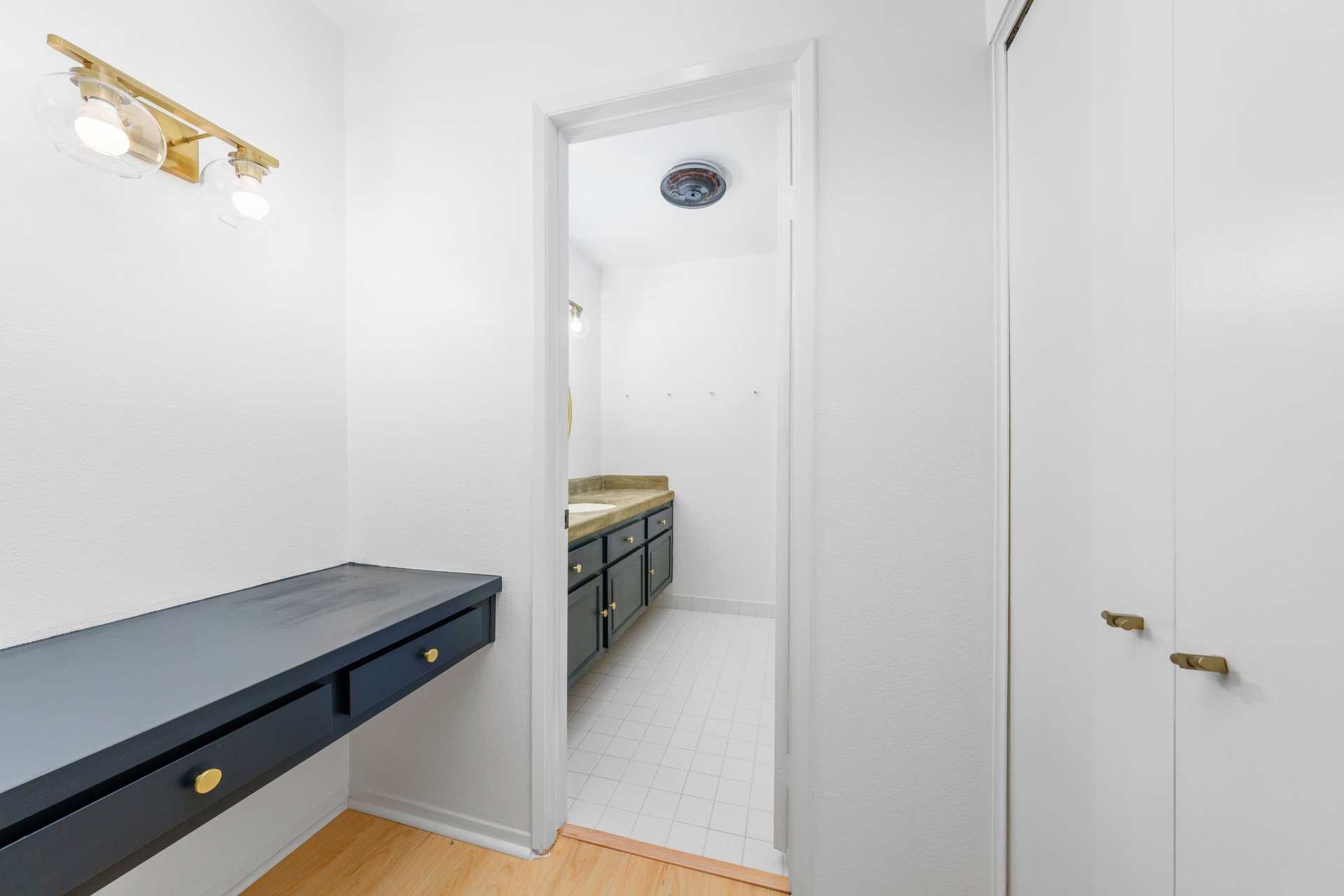 406 N Oakhurst Dr #105, Beverly Hills