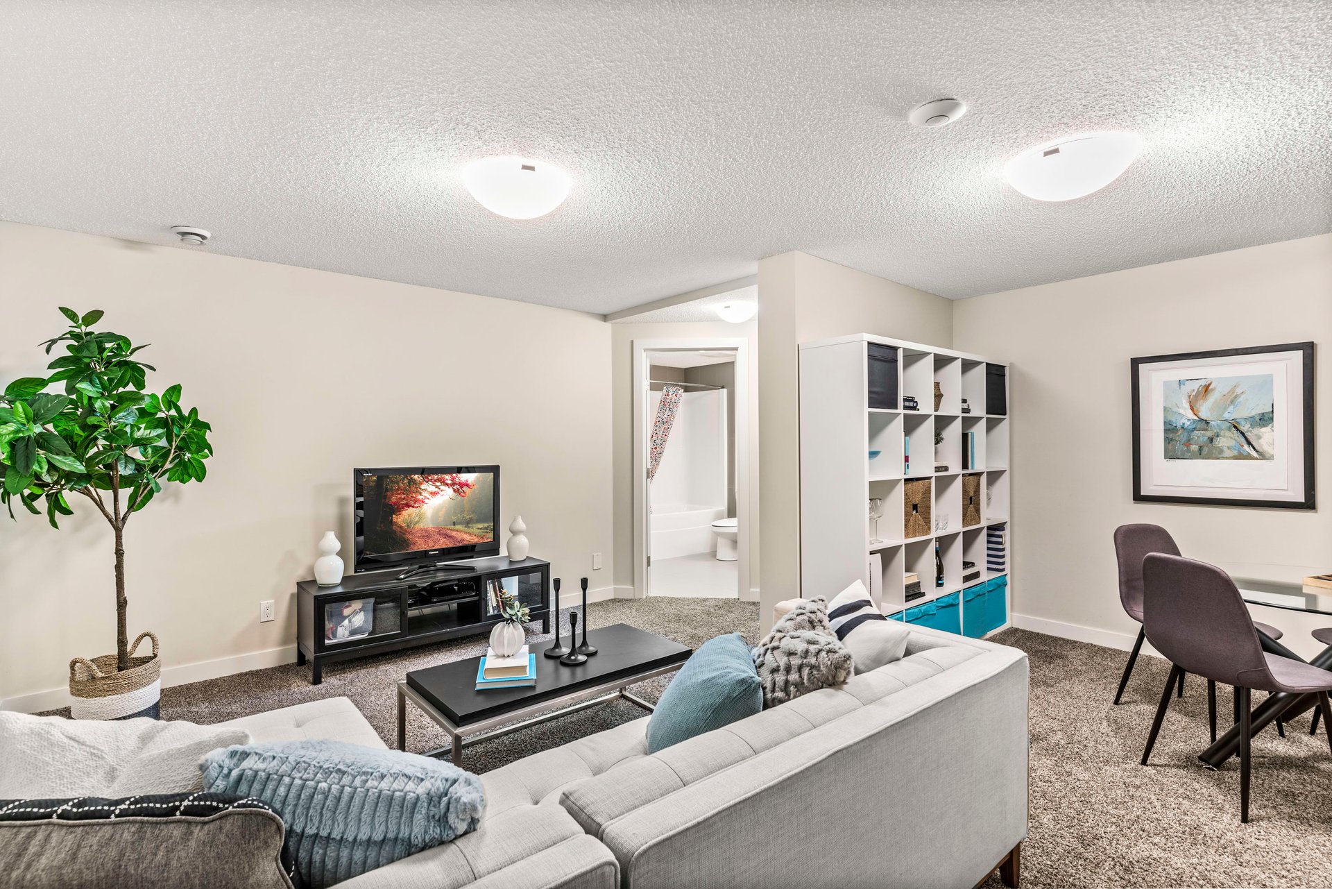 208 Mahogany Bay SE