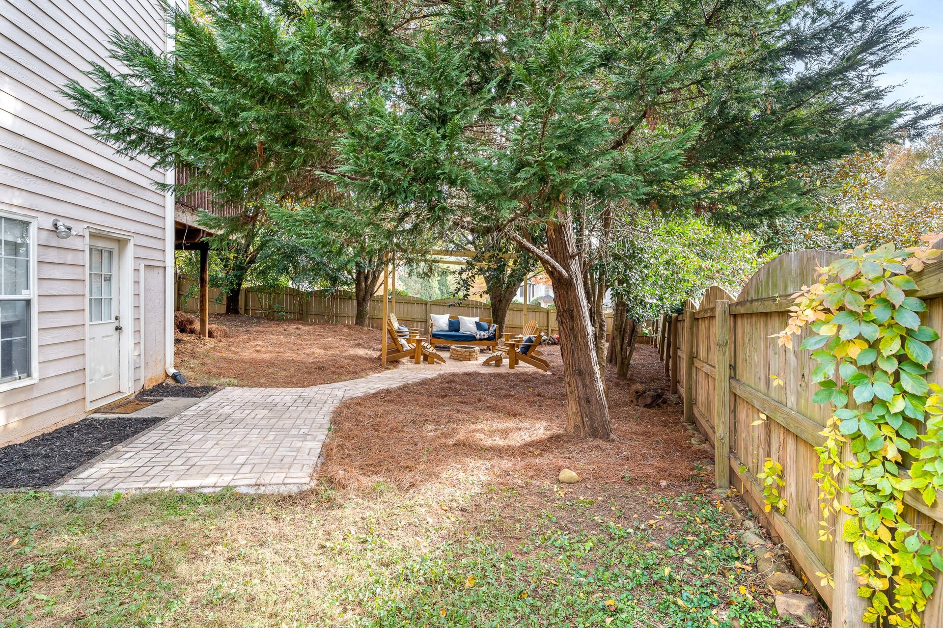 4557 Chelton Ct 