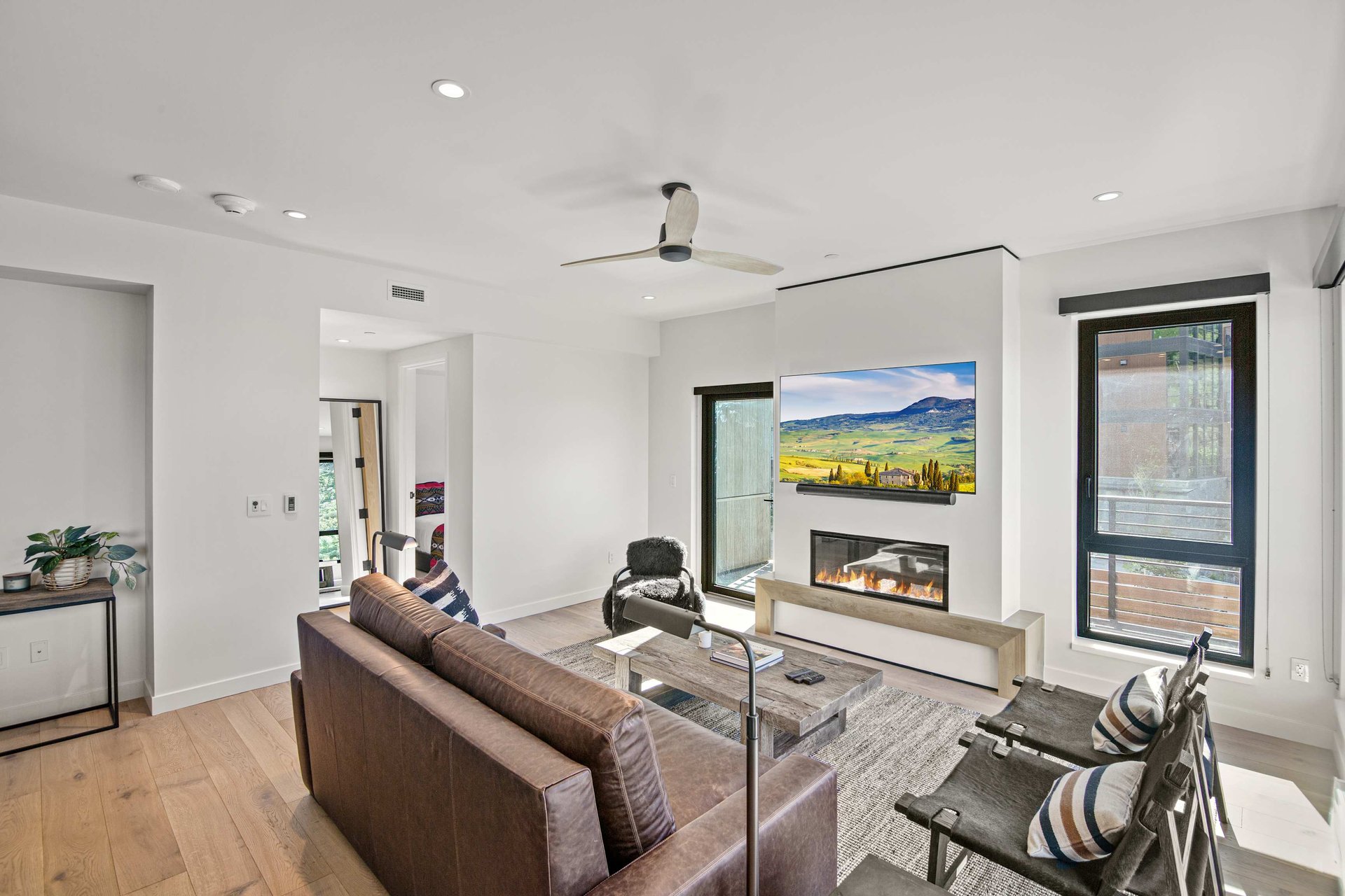 ELECTRIC PASS LODGE- Snowmass Village 