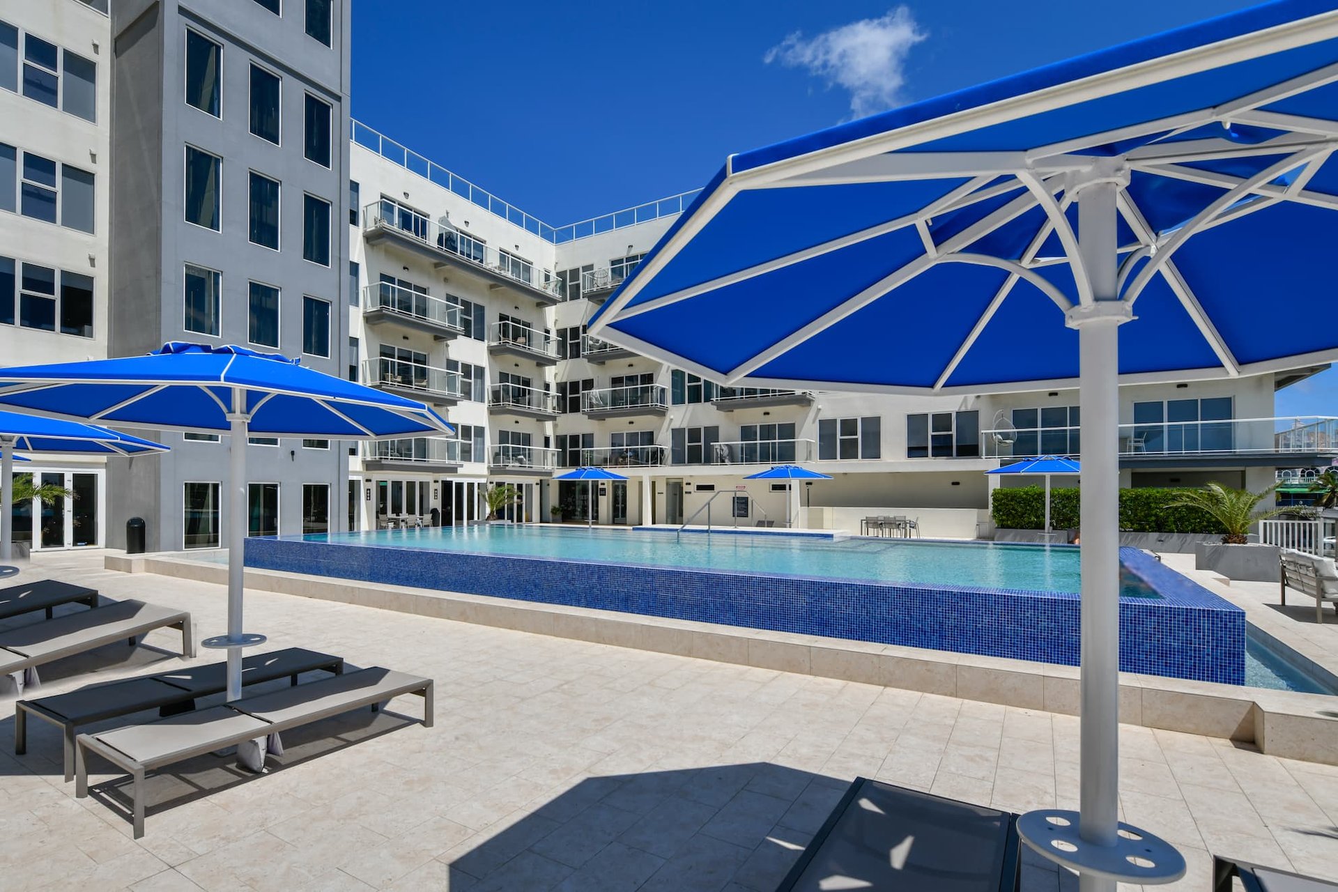 Harbour House 602 S
