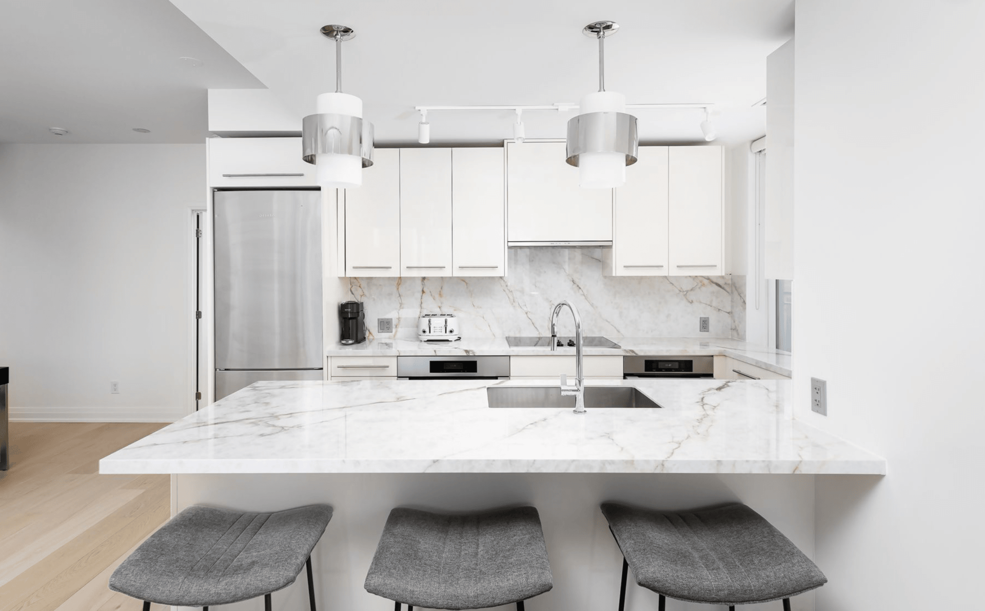 #3102 - 80 JOHN ST