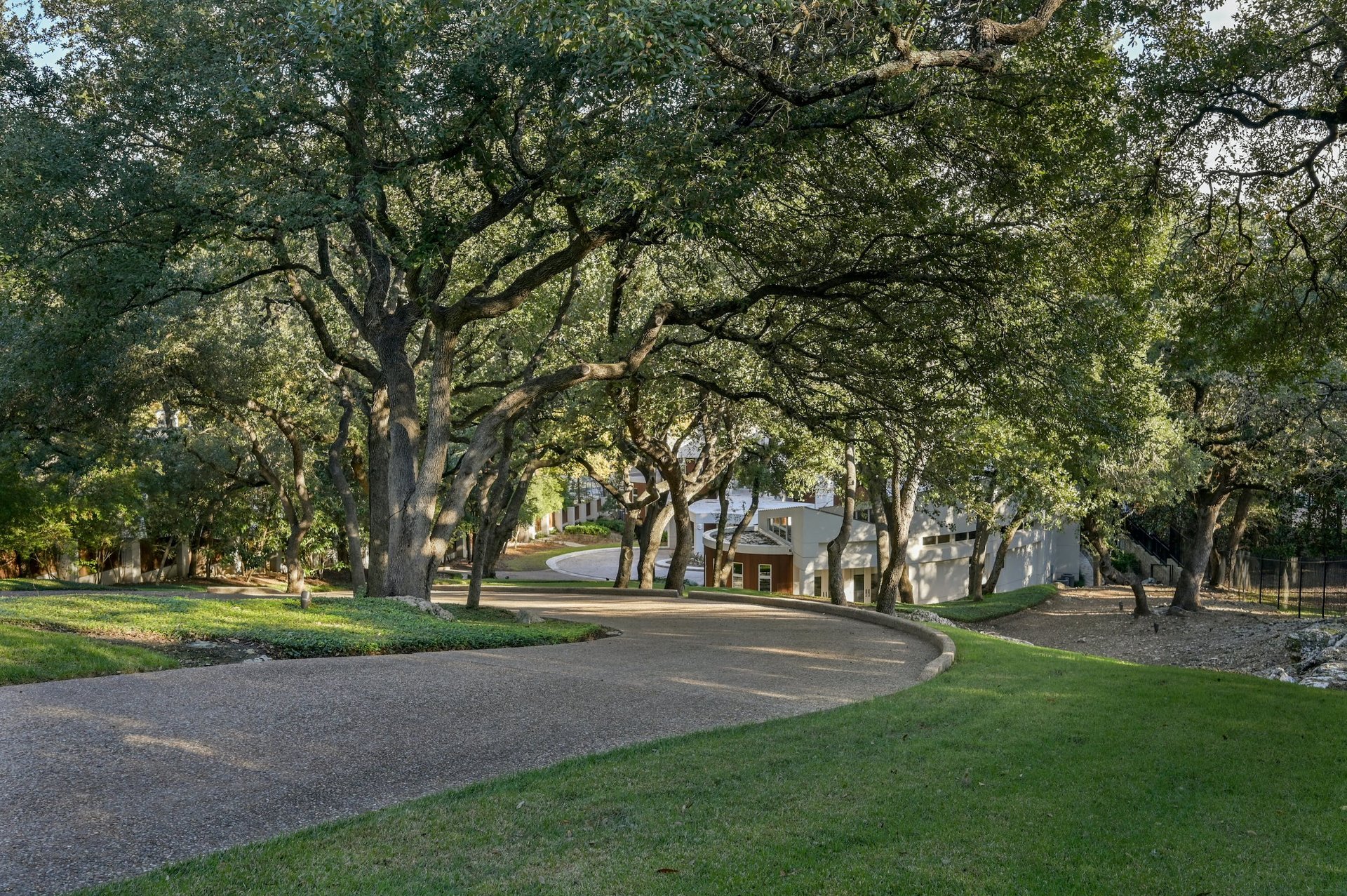 3511 Westlake Drive