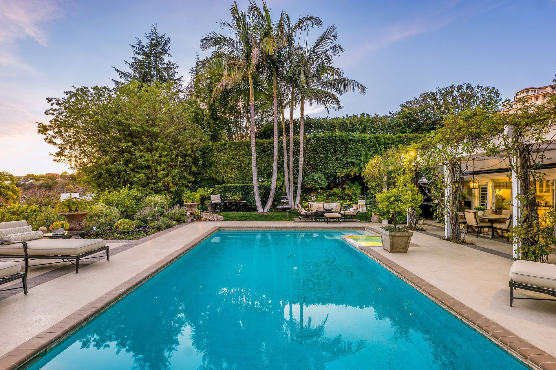 3075 DEEP CANYON DR