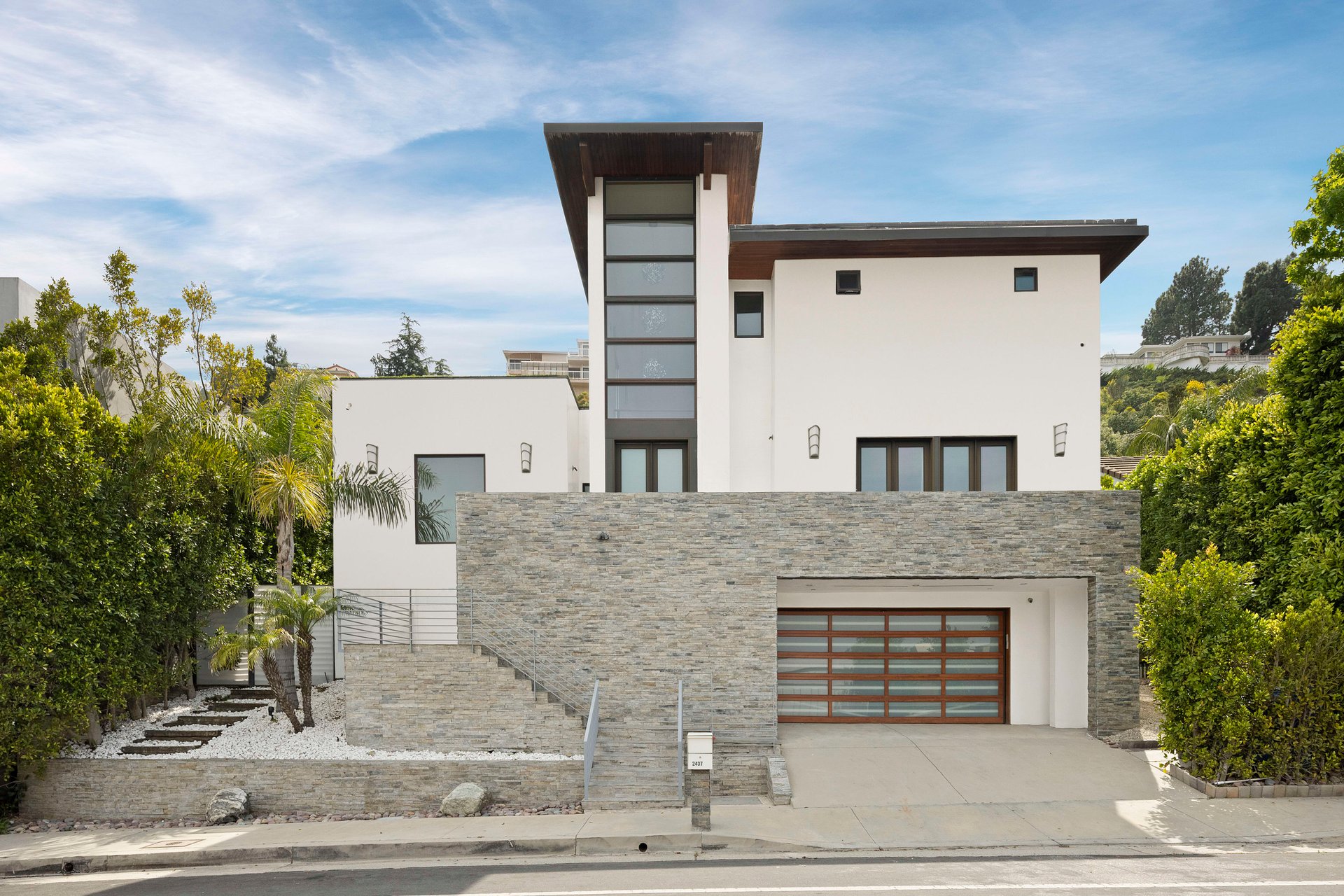 2437 Apollo Dr, Hollywood Hills