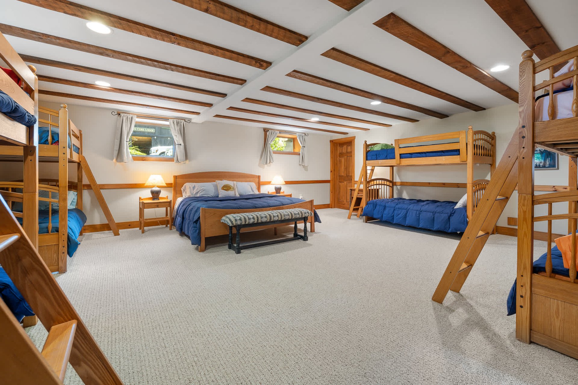 Exclusive Mountain Log Home - Monthly Rental Avail.
