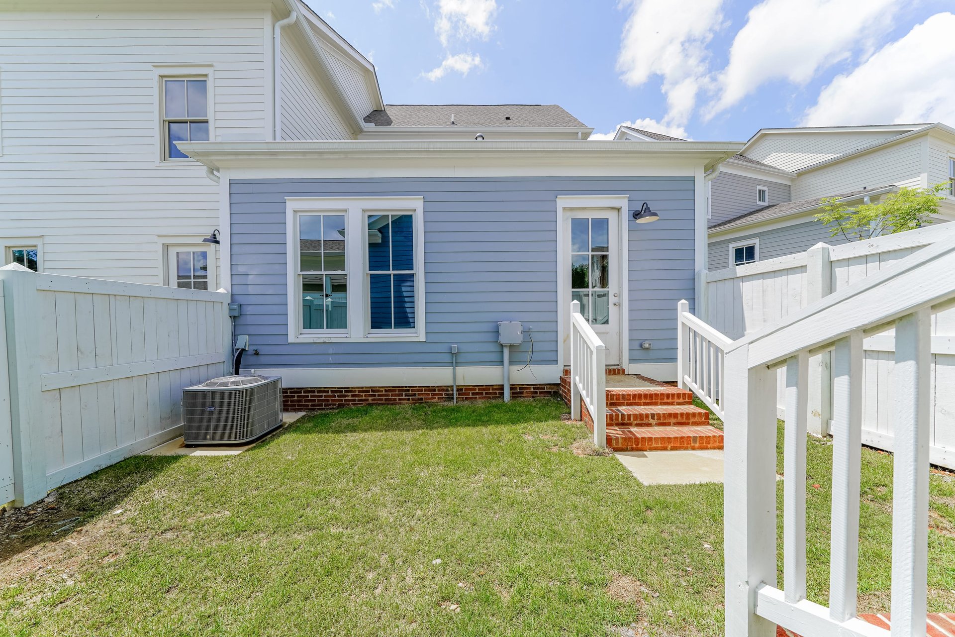 Luxury Living in the Village of Providence! 3 Bedrooms!