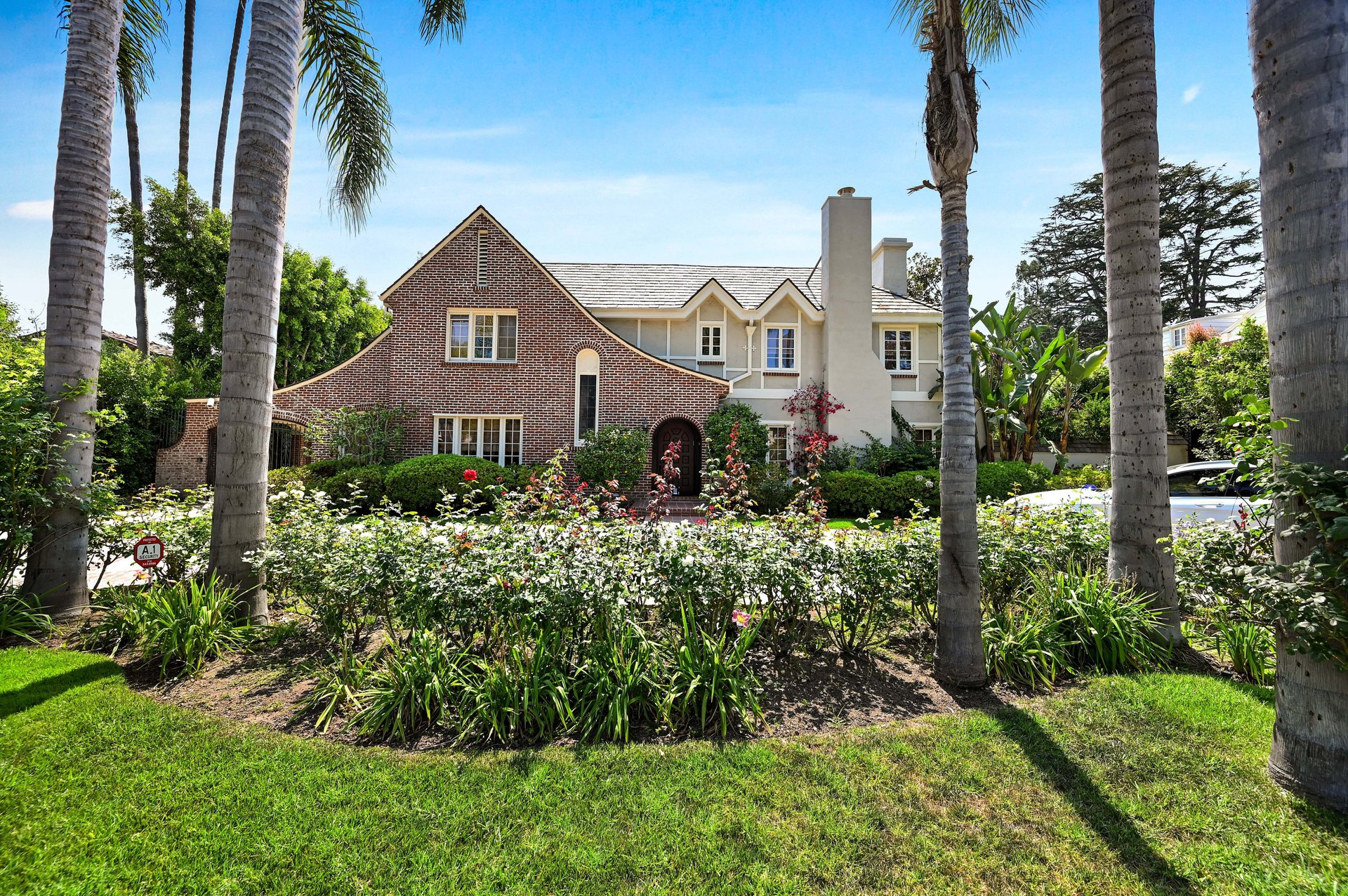 815 N Bedford Dr