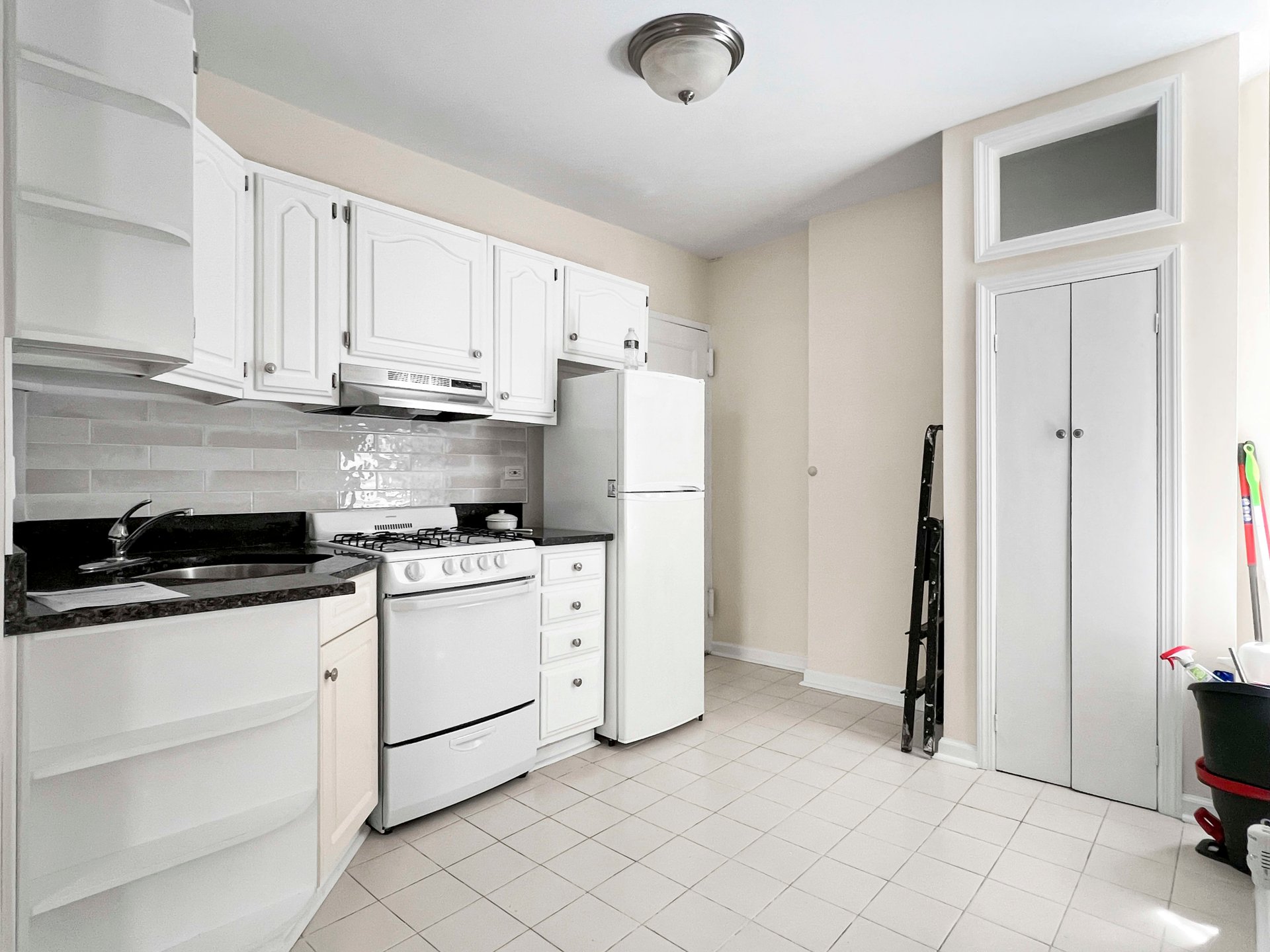 270 E 78th St, Unit 10