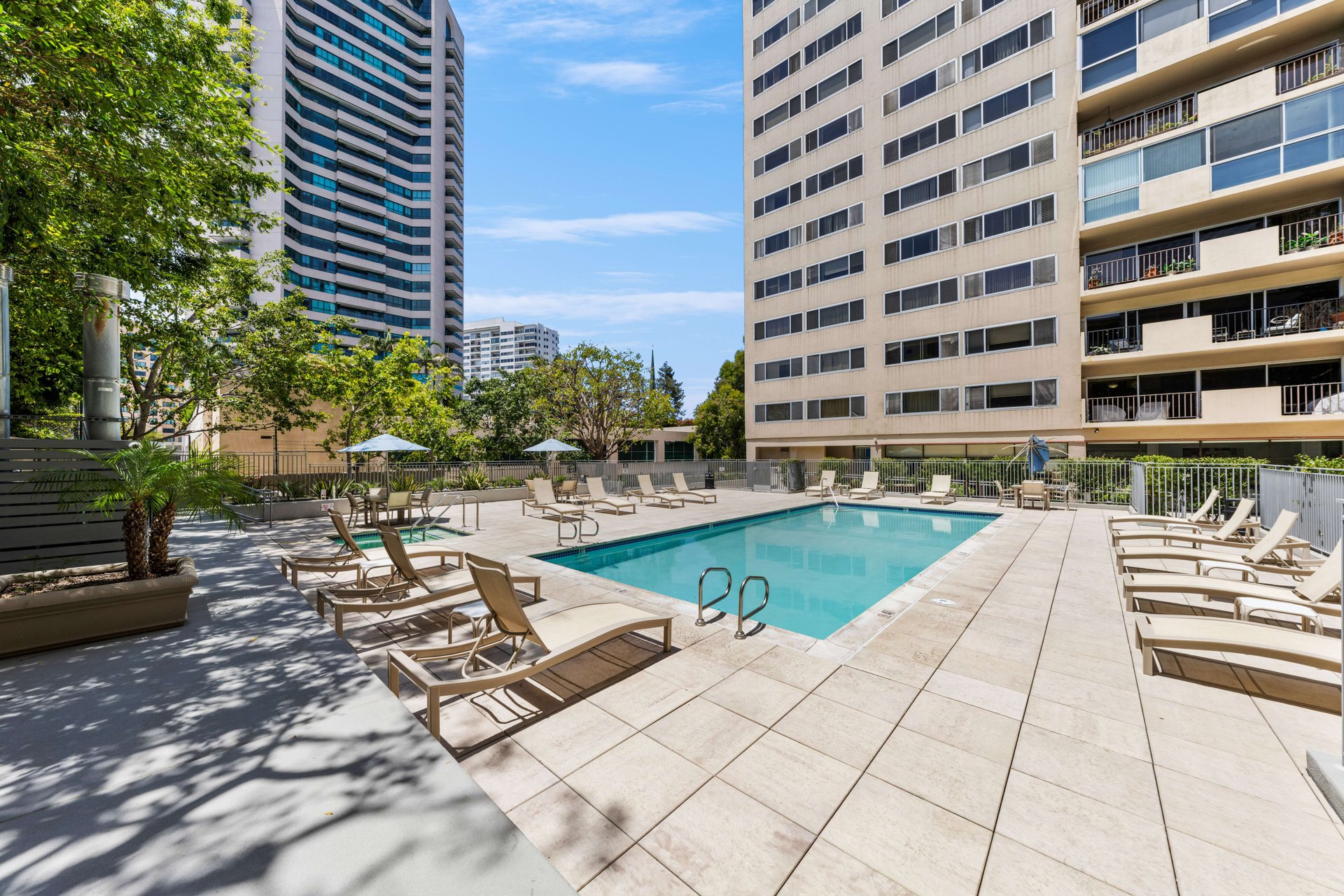 The Churchill #7D, Wilshire Corridor