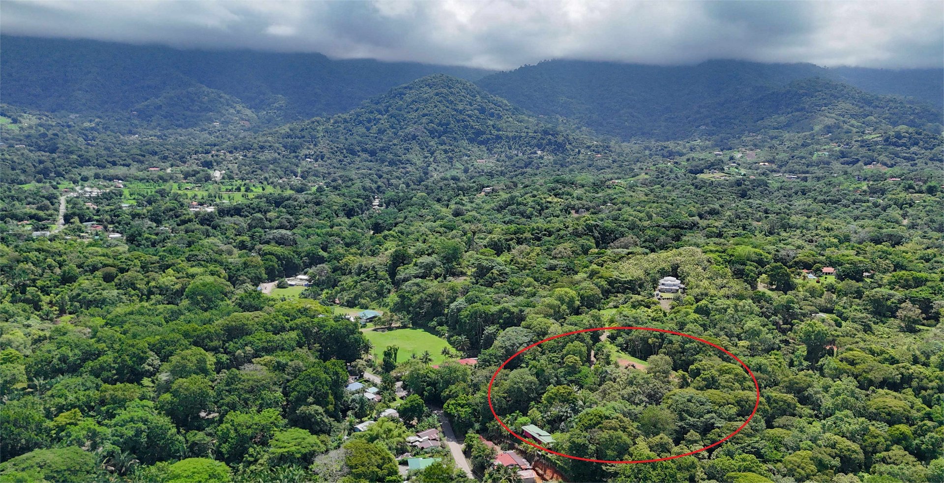3 Cabins, A restaurant, A 3 Bed House And Multiple Plantels In The Heart Of Ojochal