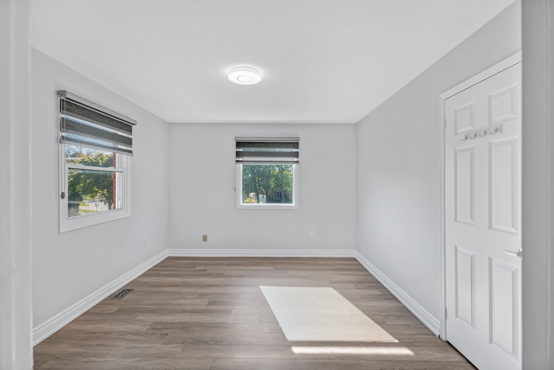 3821 Trelawny Circ