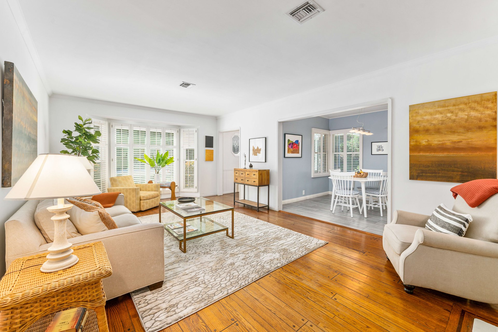 11157 Sarah St, Toluca Lake