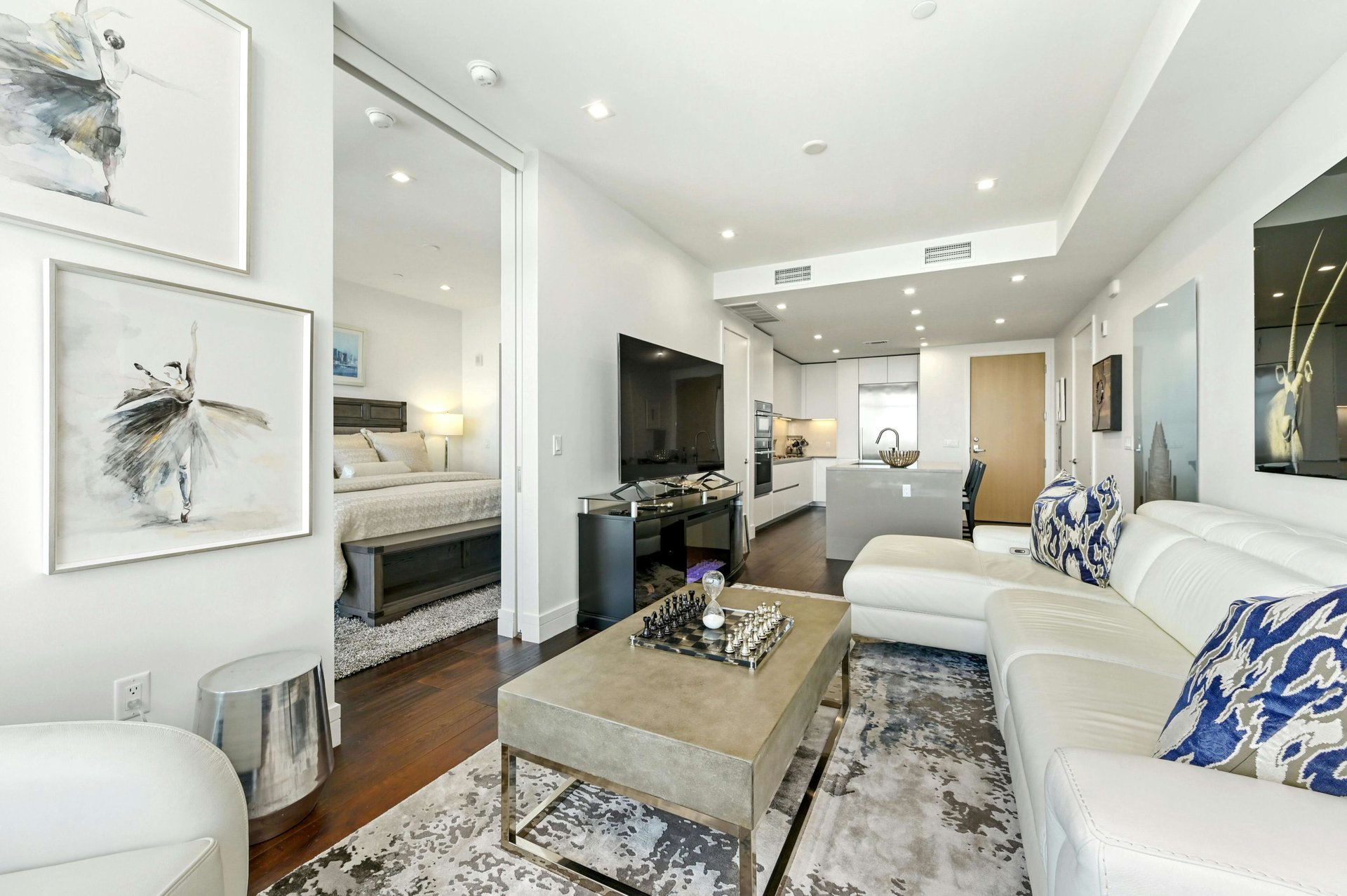 501 West Ave #3202