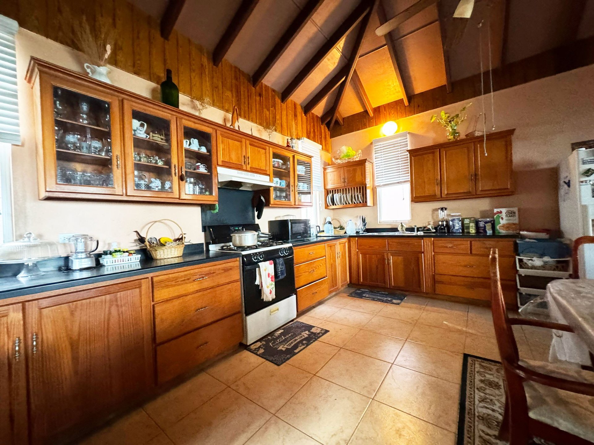 974 Fat Hogs Bay 3 Bedroom Apartment 