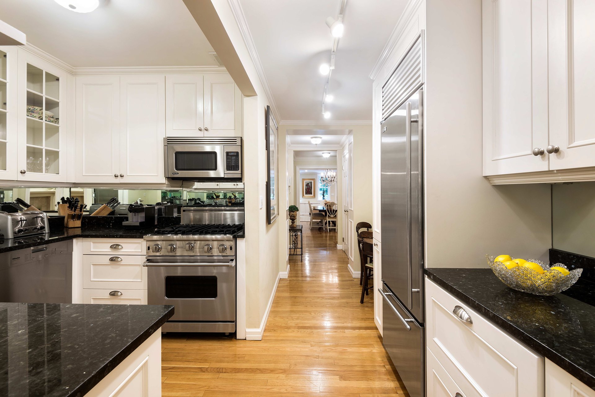 Charming 3 Bedroom, 2.5 Bathroom Duplex In Gramercy 