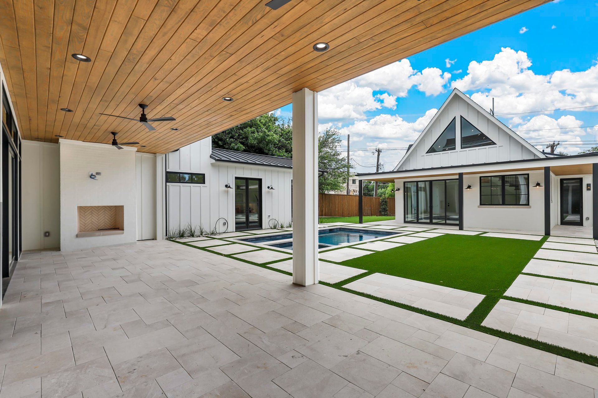 109 Crestwood