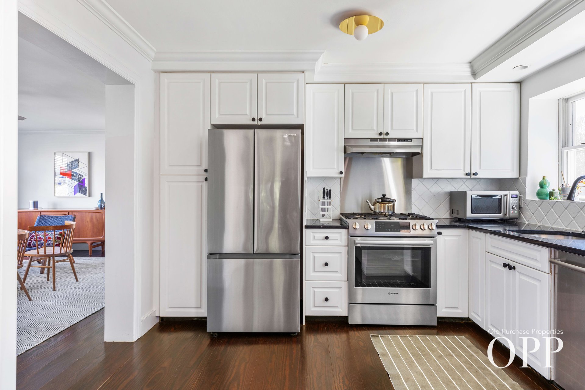CEDAR-SHINGLED COTTAGE IN SOUTH VILLAGE LOCATION