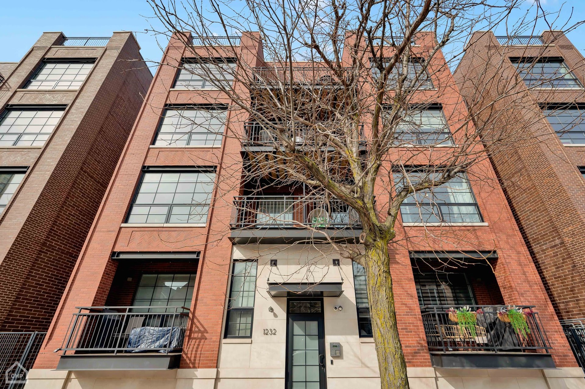 1232 N. Bosworth #401