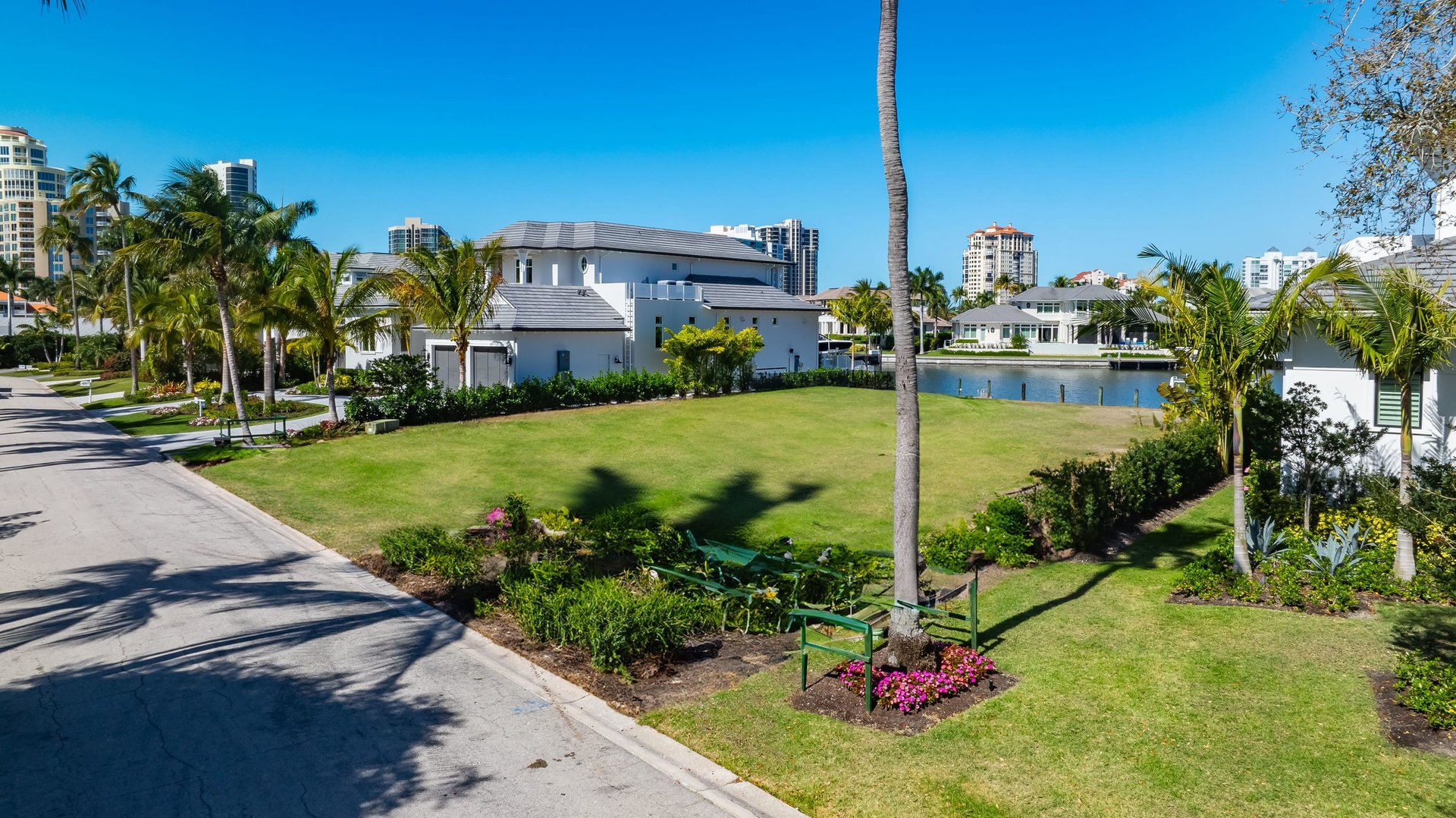 PARK SHORE